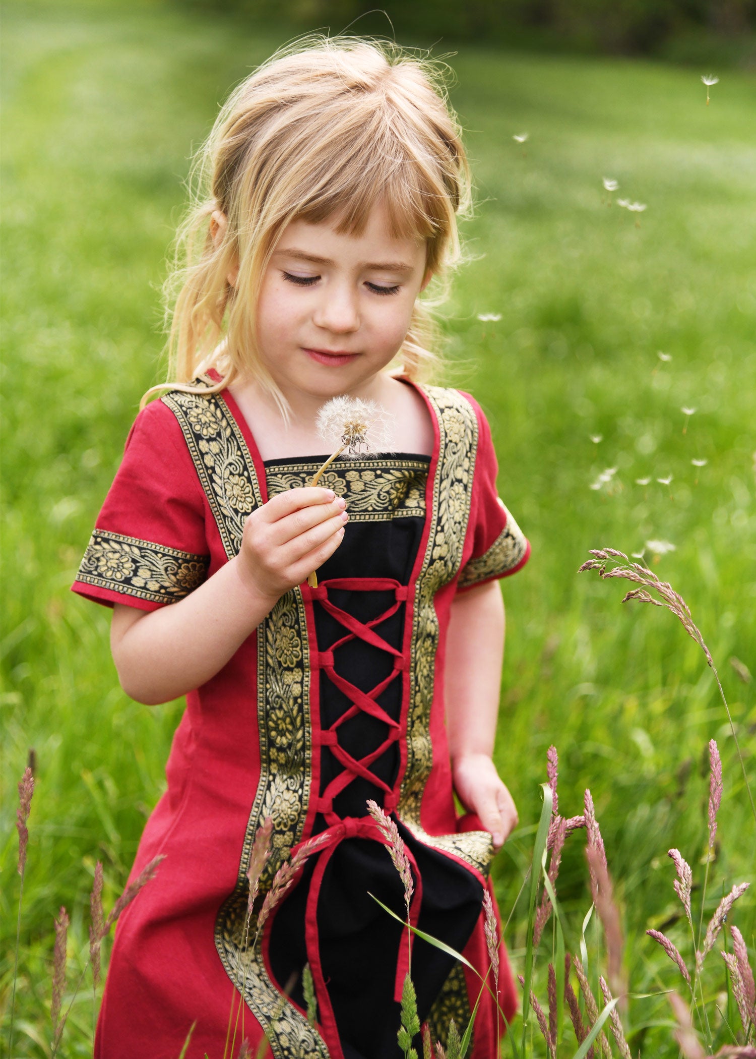 Imagen única de: Vestido Medieval Infantil Eleanor, Manga Corta, Rojo/negro