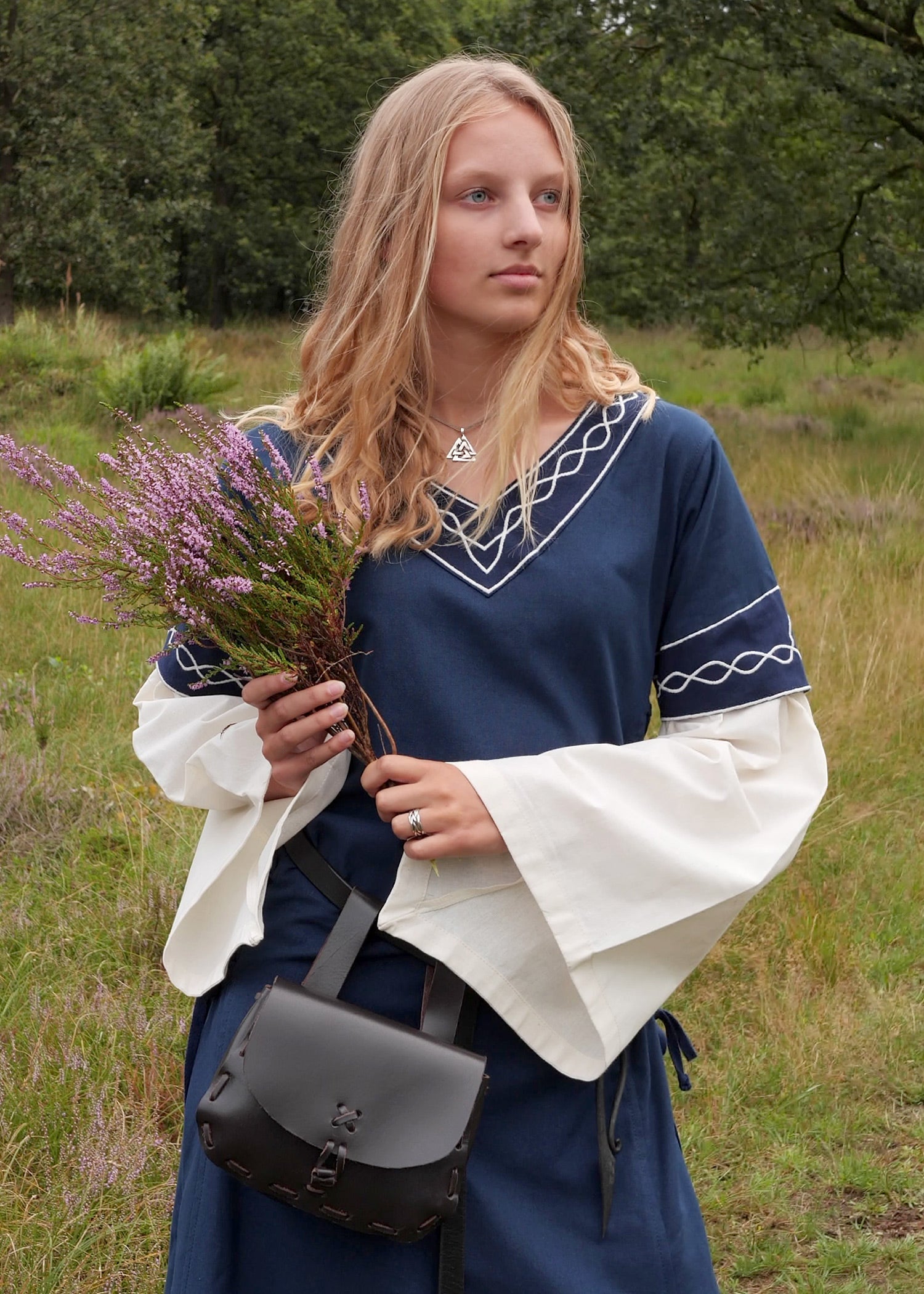 Imagen única de: Vestido Medieval Alvina, Azul/natural