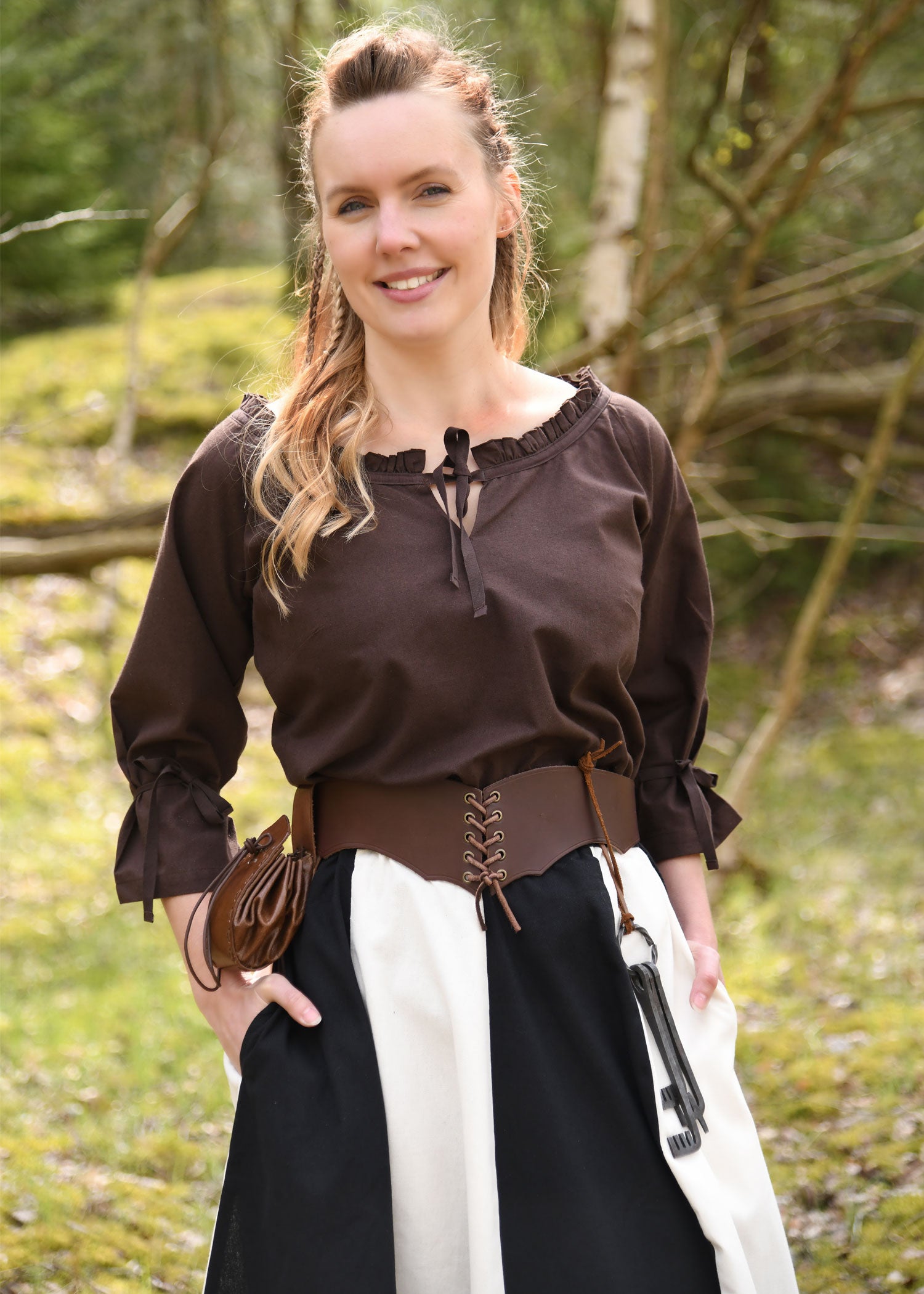 Imagen única de: Blusa Medieval Birga Con Mangas 3/4, Marrón