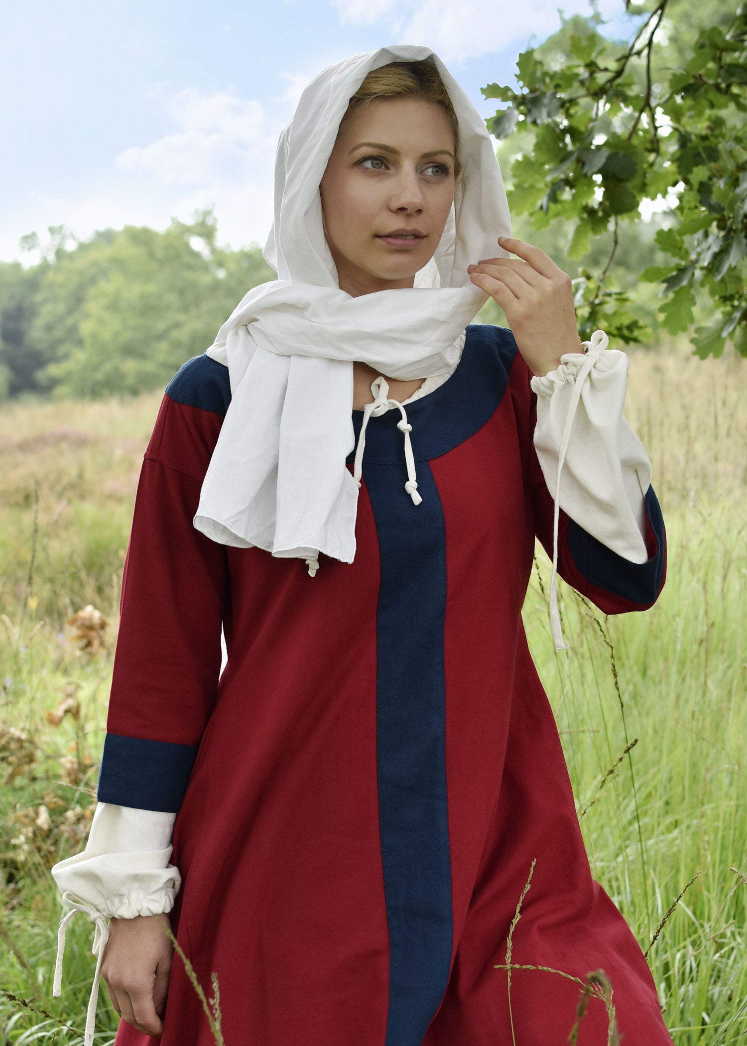 Imagen única de: Vestido Medieval Gudrun, Rojo/azul