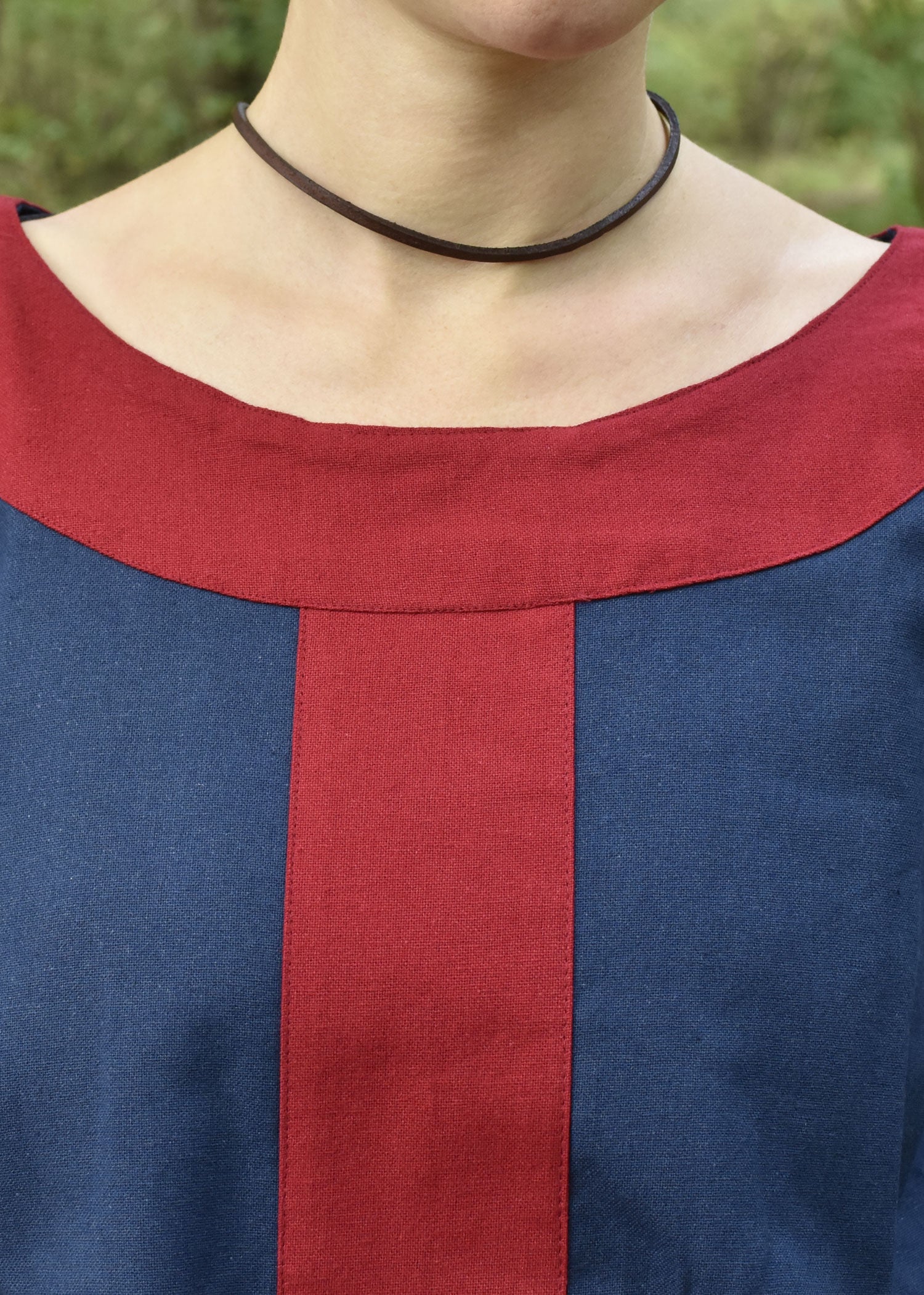 Imagen única de: Vestido Medieval Gudrun, Azul/rojo