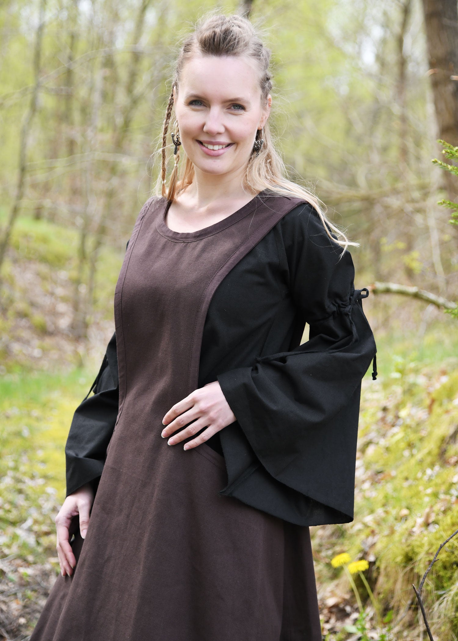 Imagen única de: Vestido Medieval, Surcot Andra, Marrón
