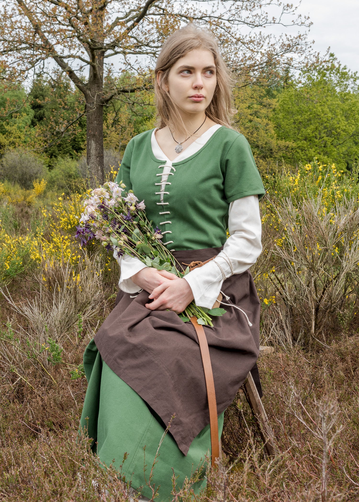 Imagen única de: Cotehardie Ava De Manga Corta, Vestido Medieval, Verde