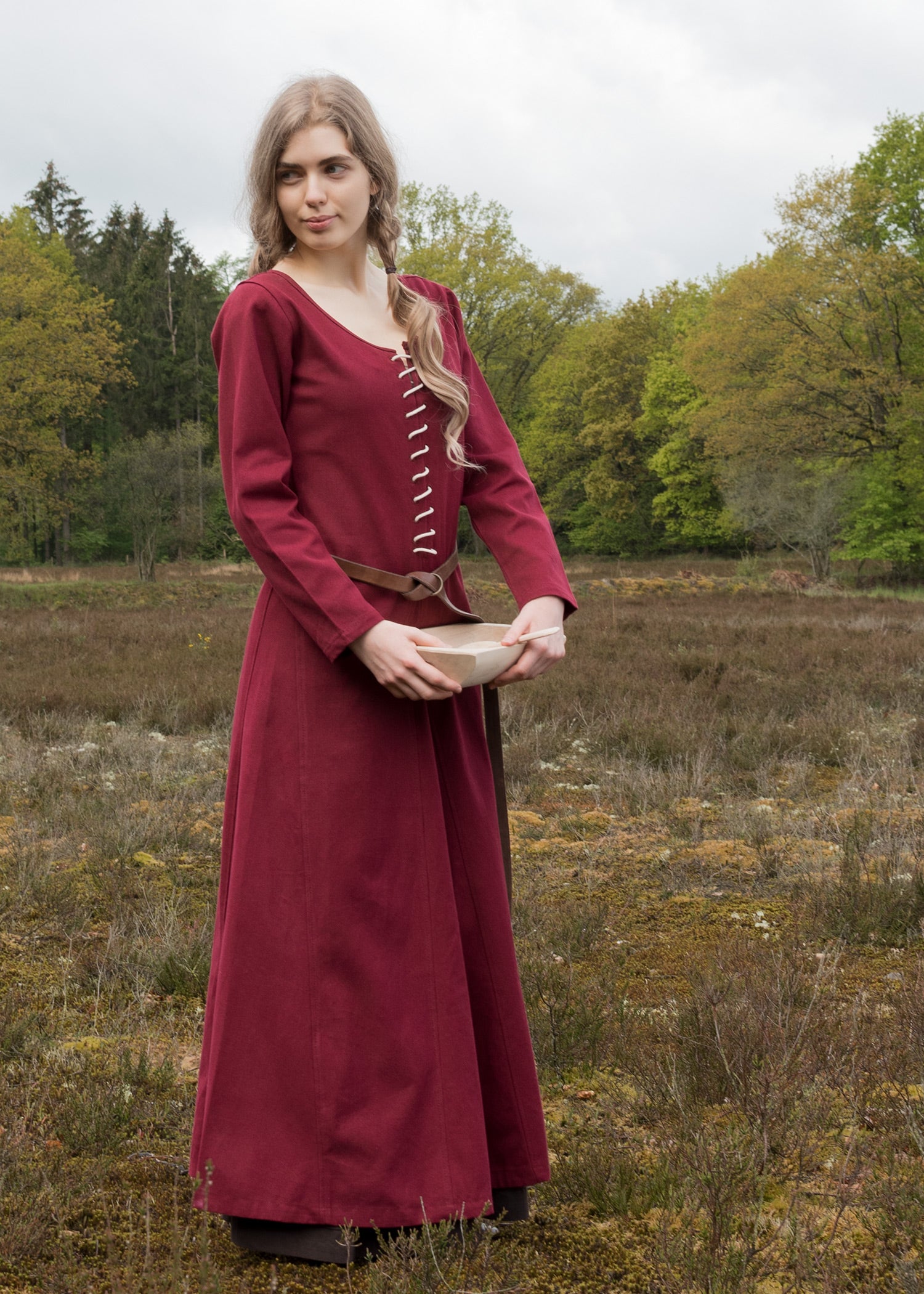 Imagen única de: Cotehardie Ava, Vestido Medieval, Rojo Vino