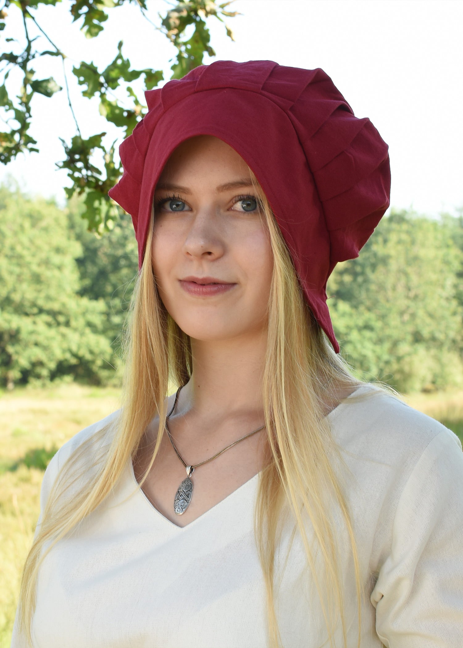 Imagen única de: Capucha Medieval Con Pliegues, Diferentes Colores.