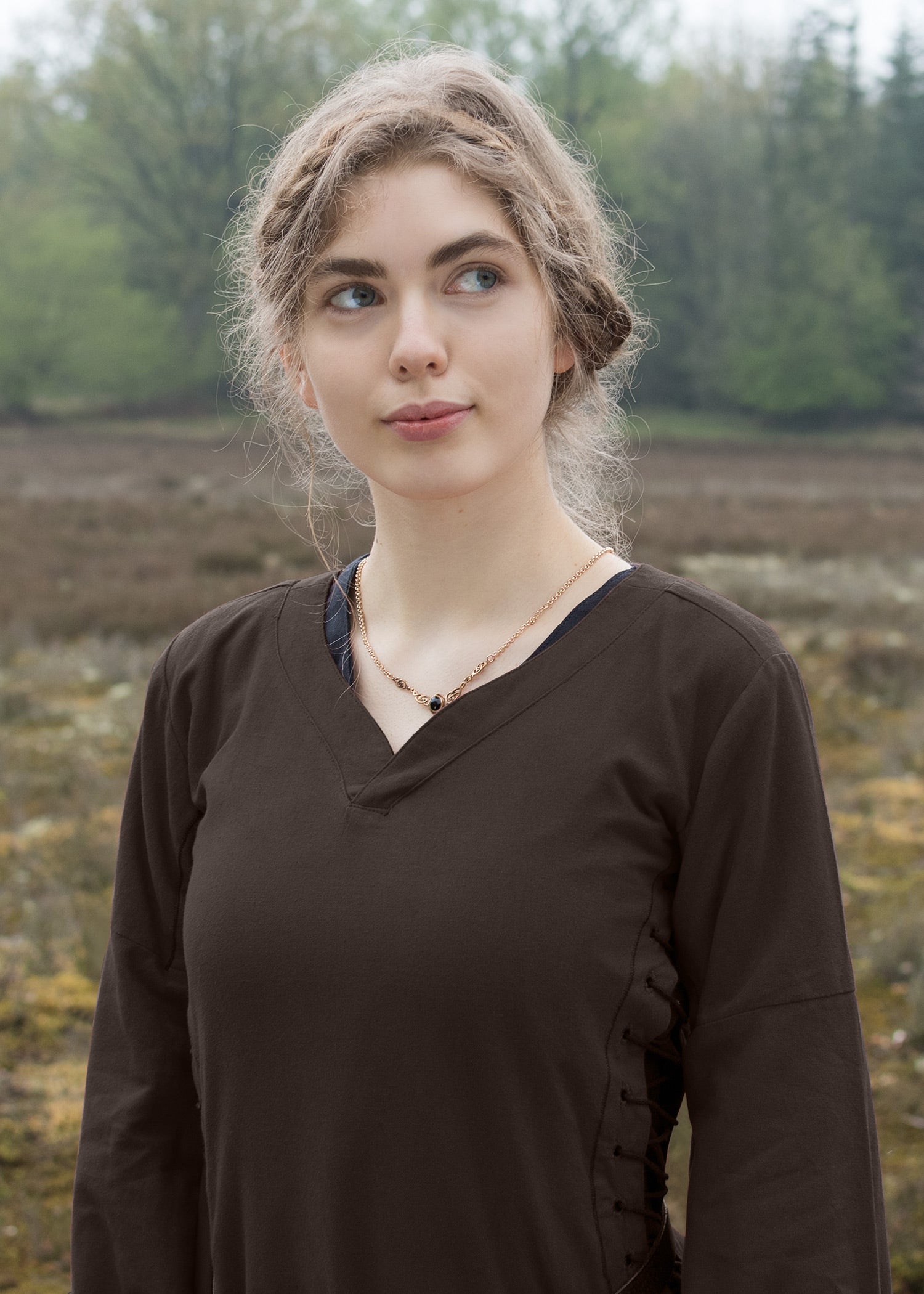 Imagen única de: Vestido Medieval Con Ventanas Del Infierno, Bliaut Amal, Marrón