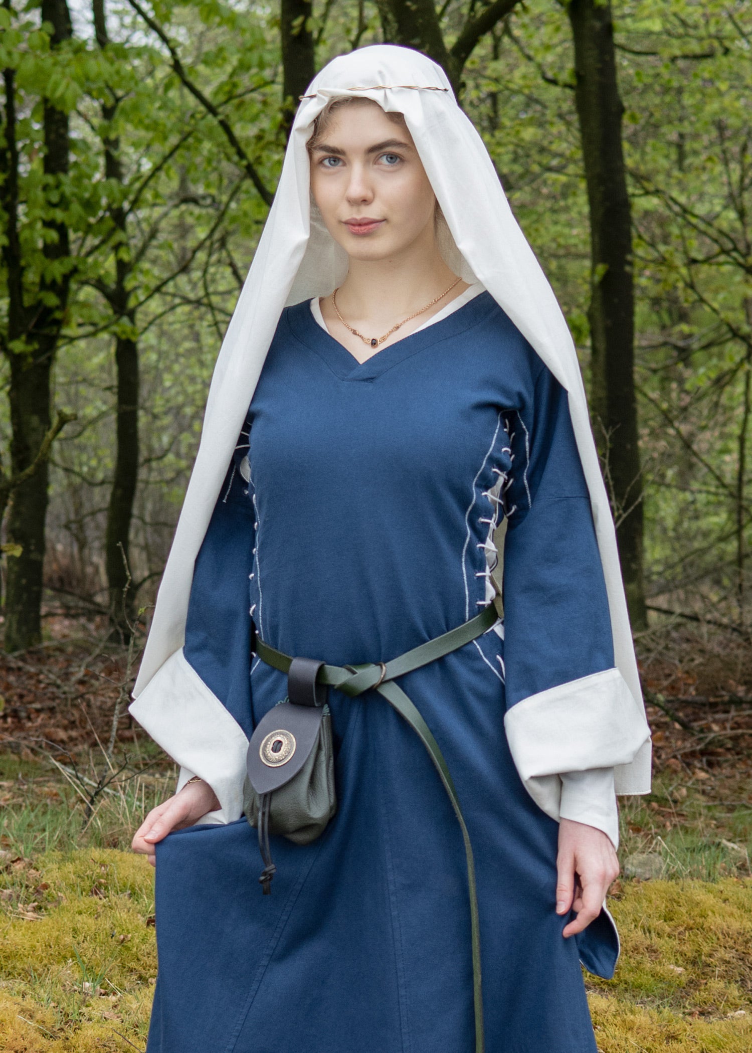 Imagen única de: Vestido Medieval Con Ventanas Del Infierno, Bliaut Amal, Azul/natural