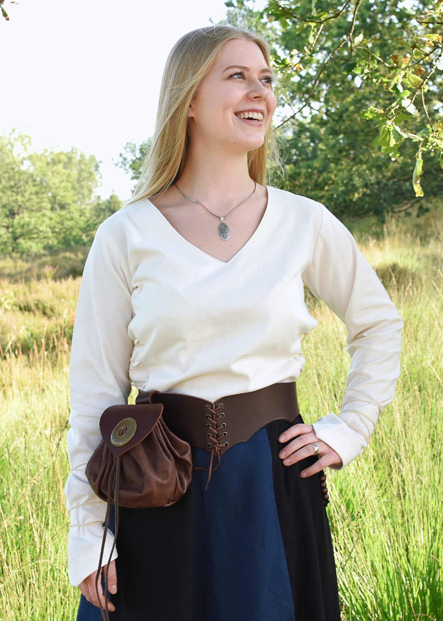 Imagen única de: Blusa Medieval Aila Con Cordones, Natural