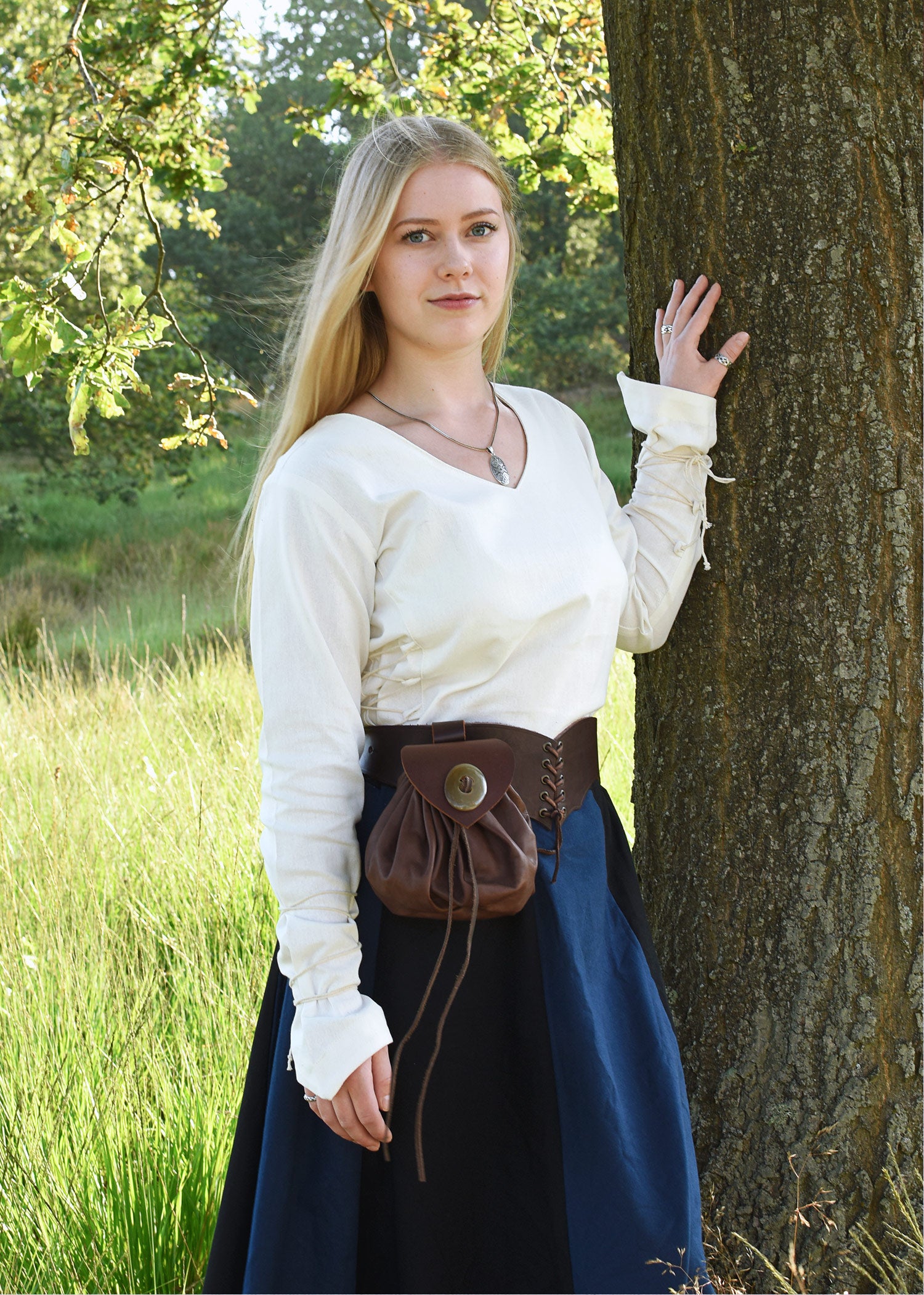 Imagen única de: Blusa Medieval Aila Con Cordones, Natural
