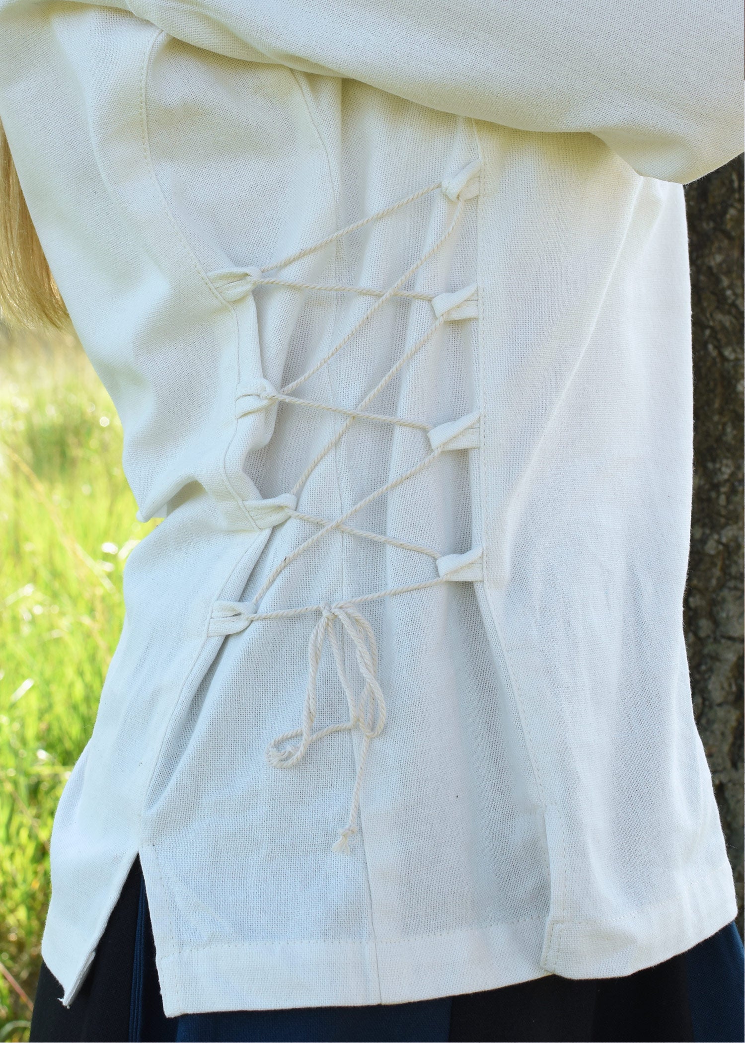 Imagen única de: Blusa Medieval Aila Con Cordones, Natural