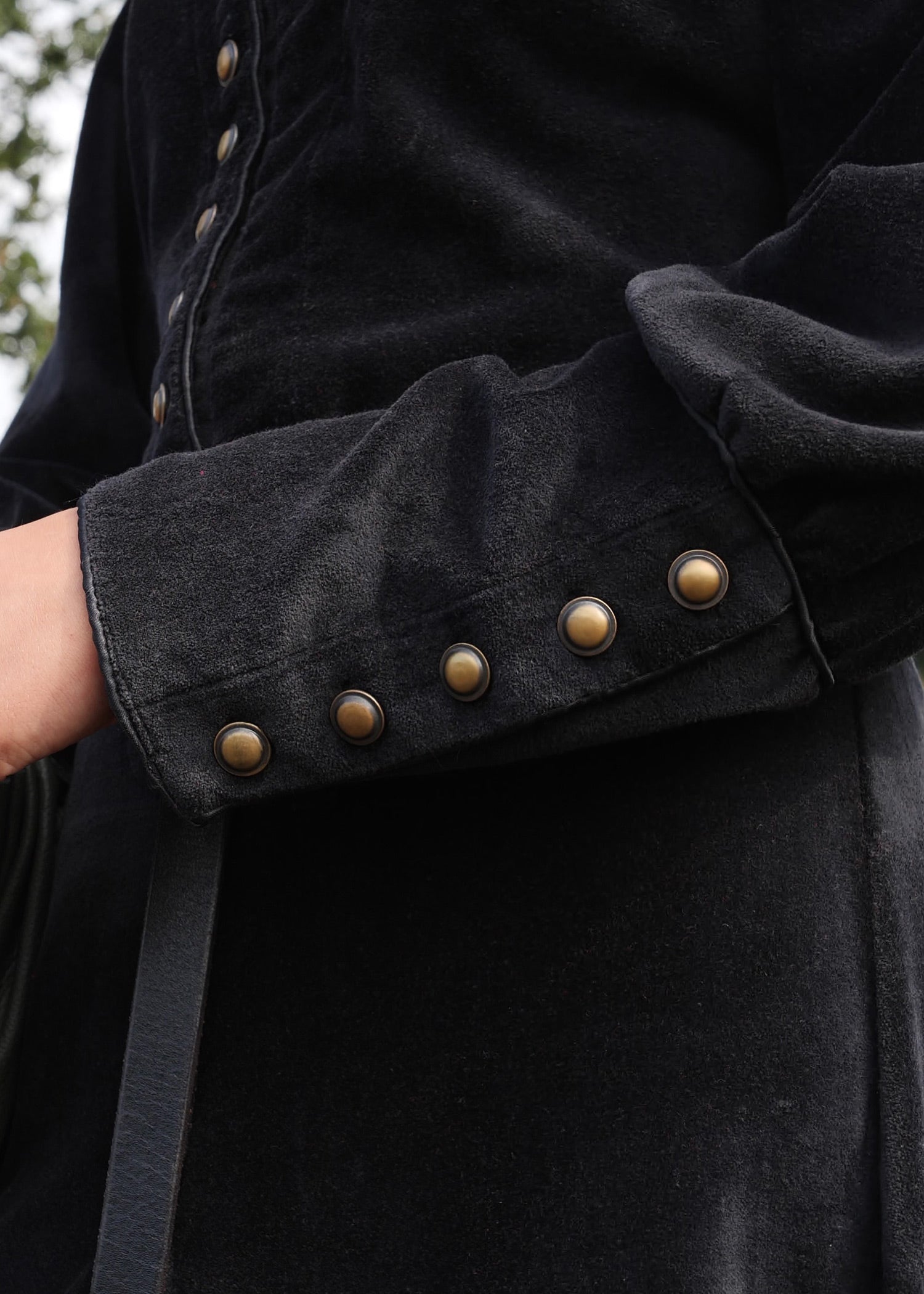 Imagen única de: Cotehardie Isabell De Terciopelo, Vestido Medieval, Negro