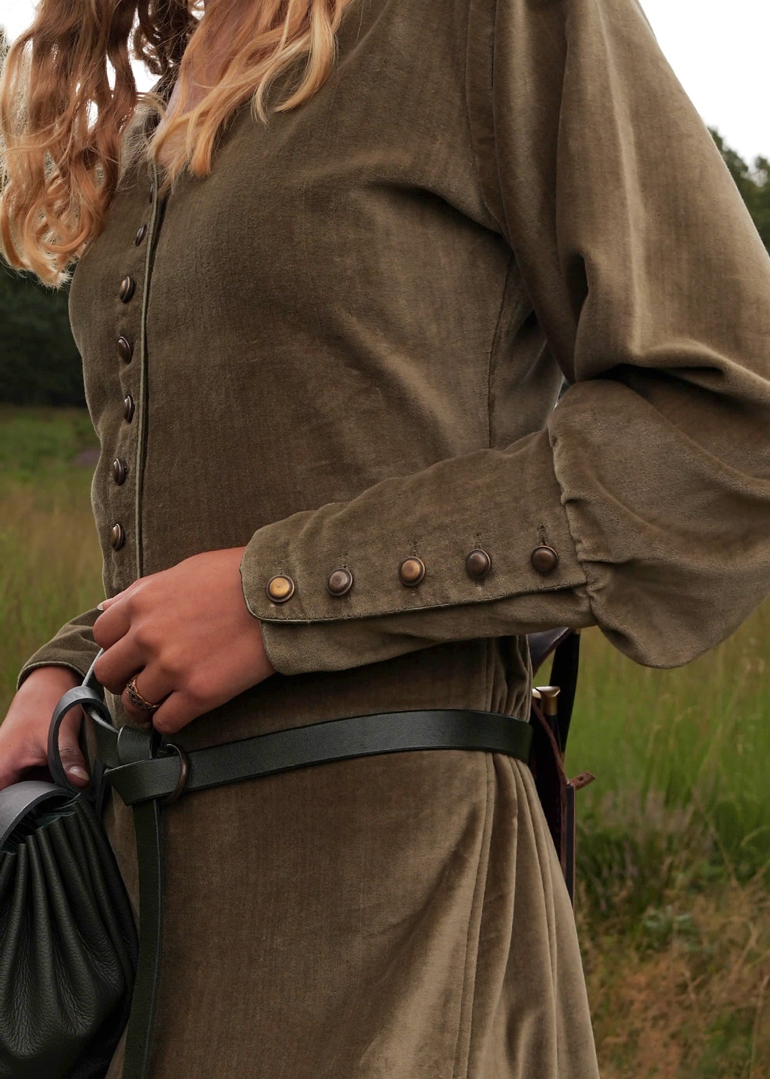 Imagen única de: Cotehardie Isabell De Terciopelo, Vestido Medieval, Verde