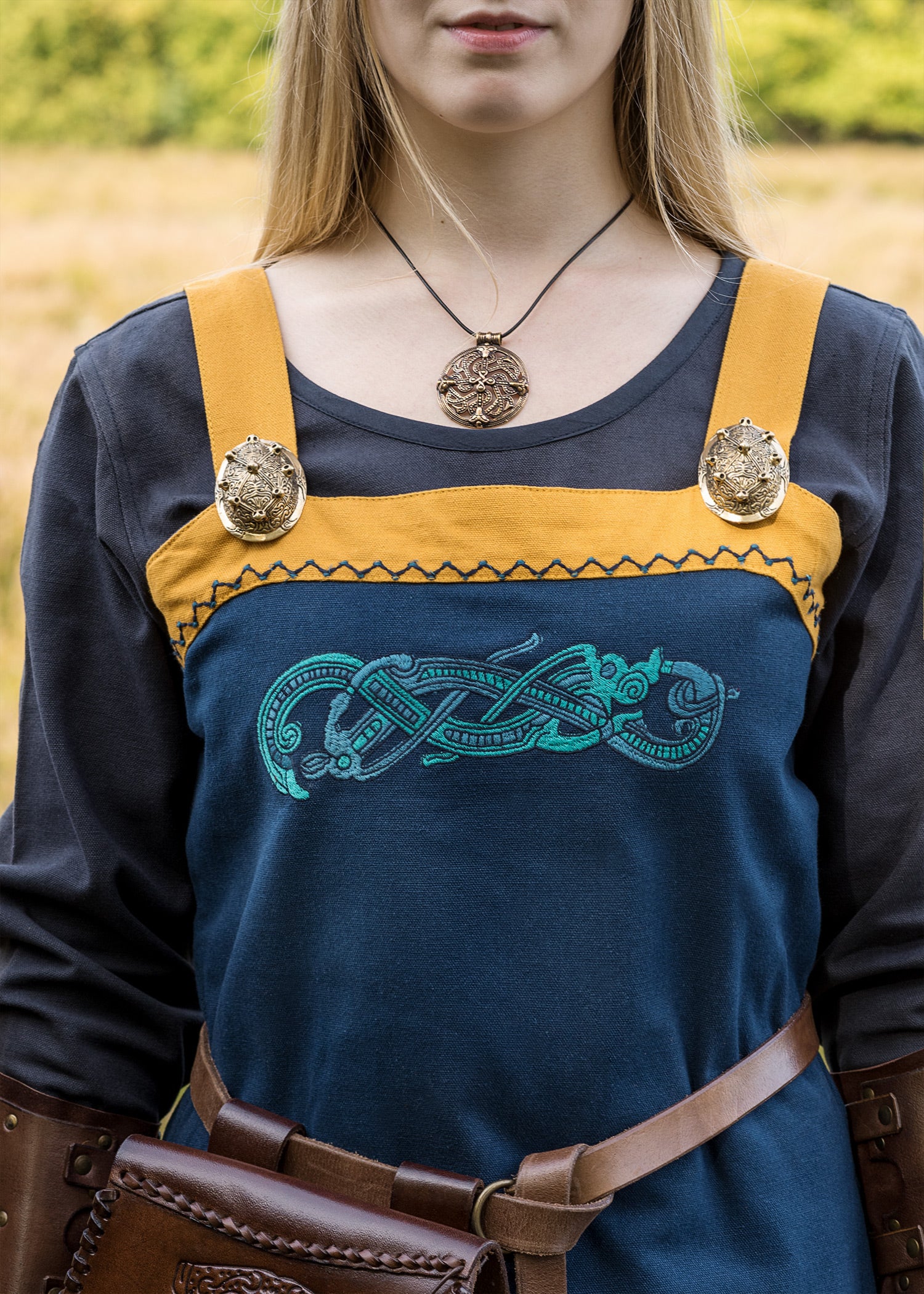 Imagen única de: Pichi Vikingo / Vestido Delantal Hilja Con Bordado, Azul