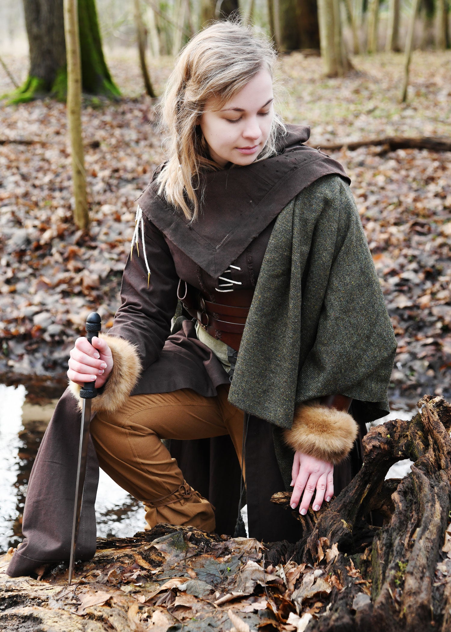 Imagen única de: Vestido Medieval Marit Con Cordones, Marrón