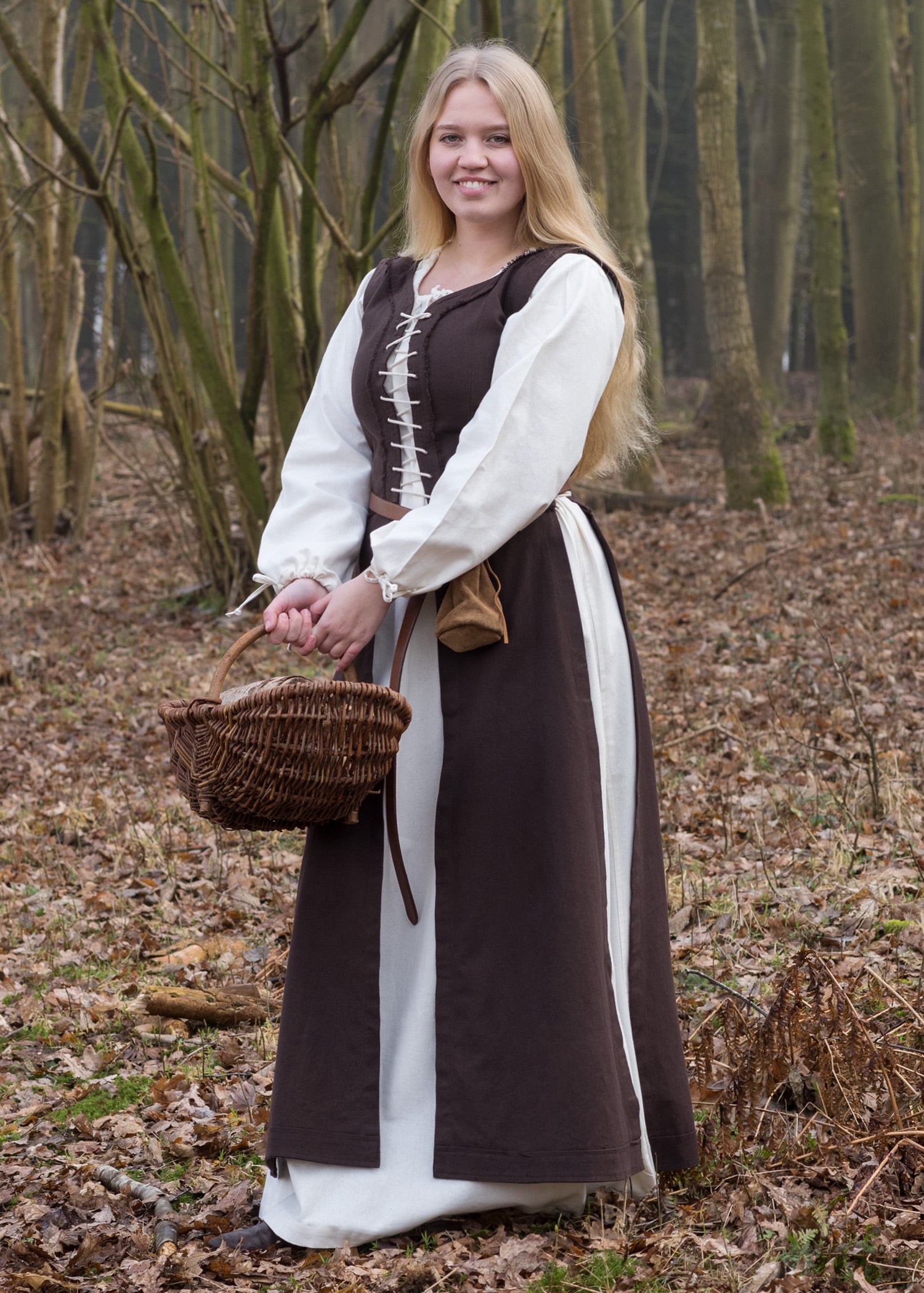 Imagen única de: Vestido Medieval Marit Con Cordones, Marrón