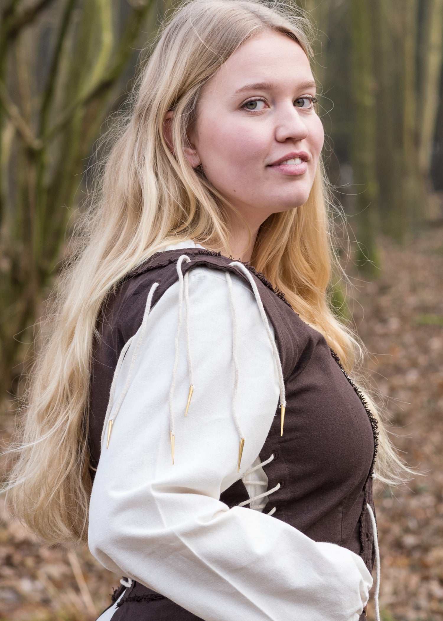 Imagen única de: Vestido Medieval Marit Con Cordones, Marrón