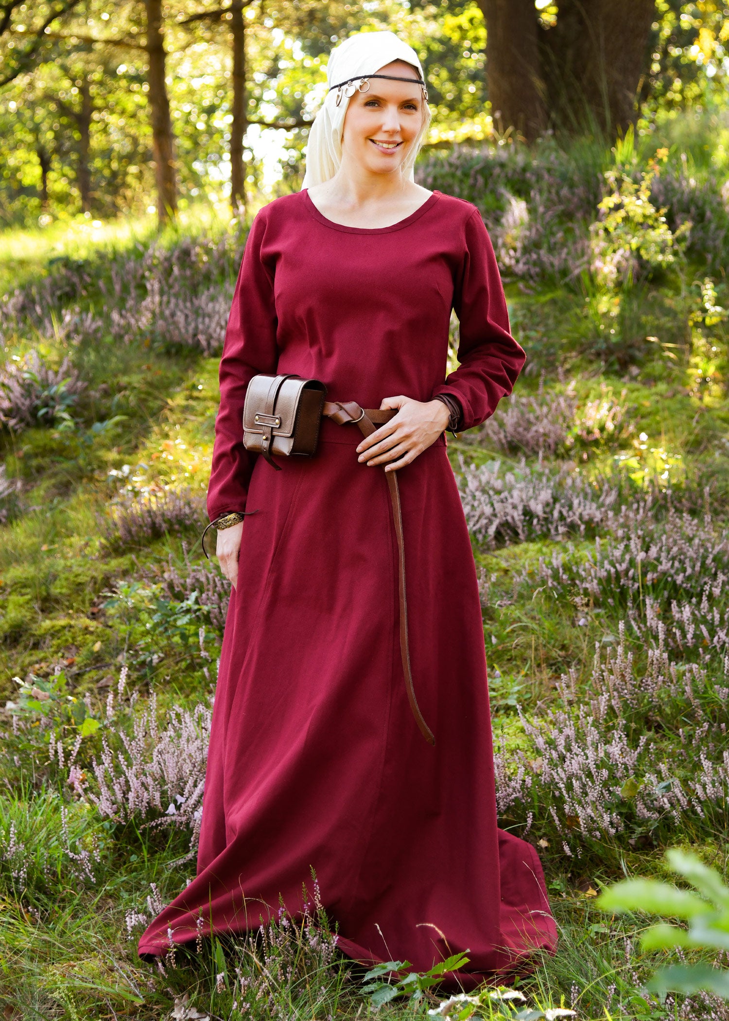 Imagen única de: Vestido Medieval Sencillo Afra De Lona, Rojo Vino.