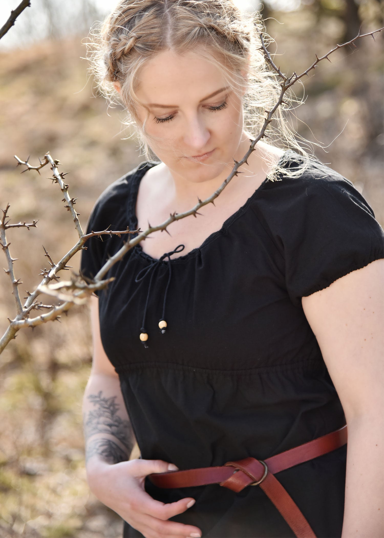 Imagen única de: Blusa Medieval De Manga Corta Aren, Negro 2