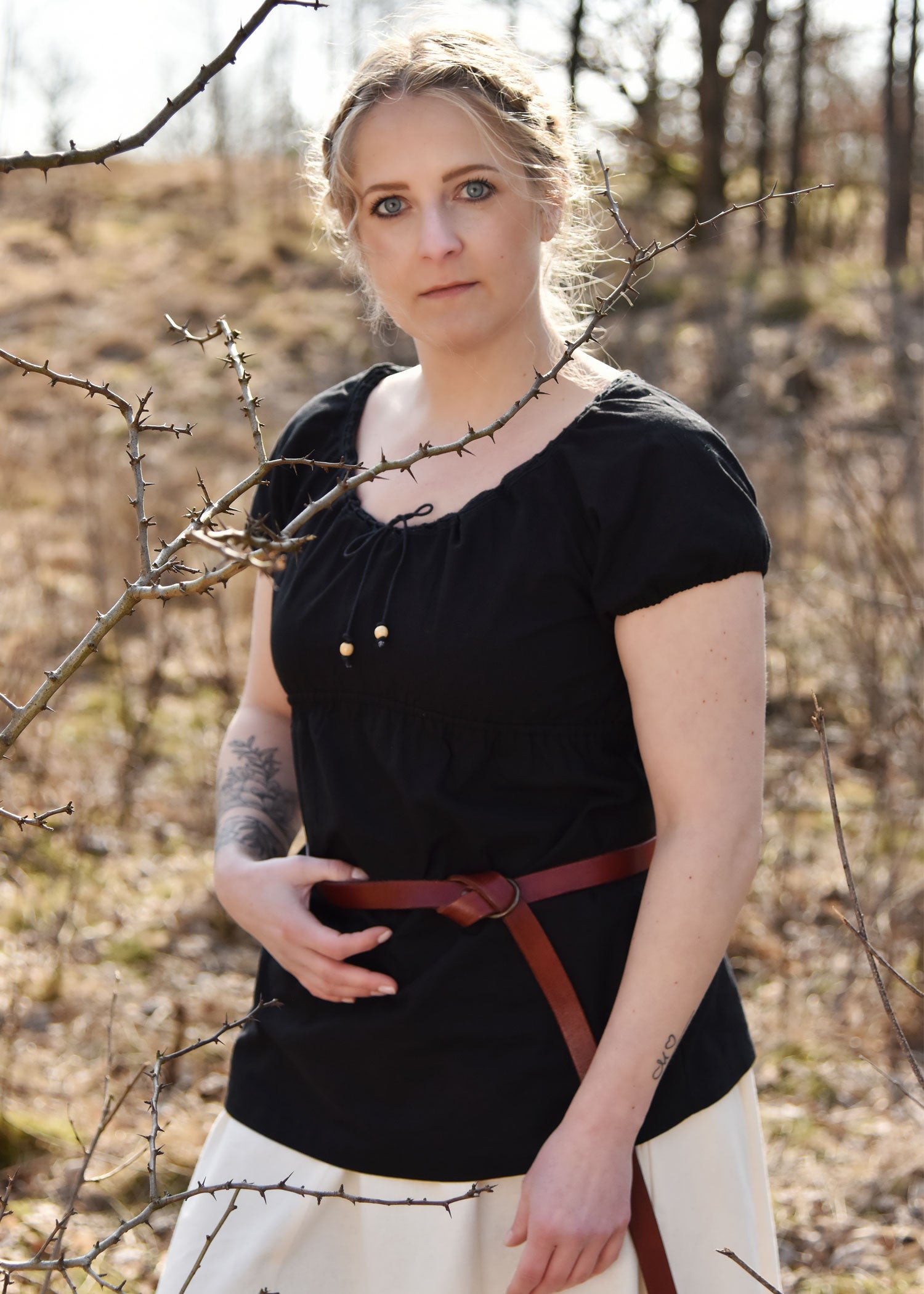 Imagen única de: Blusa Medieval De Manga Corta Aren, Negro 1