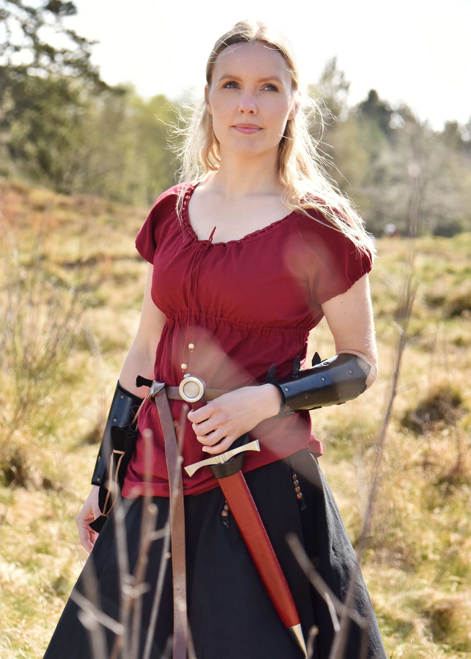 Imagen única de: Blusa Medieval De Manga Corta Aren, Rojo Vino