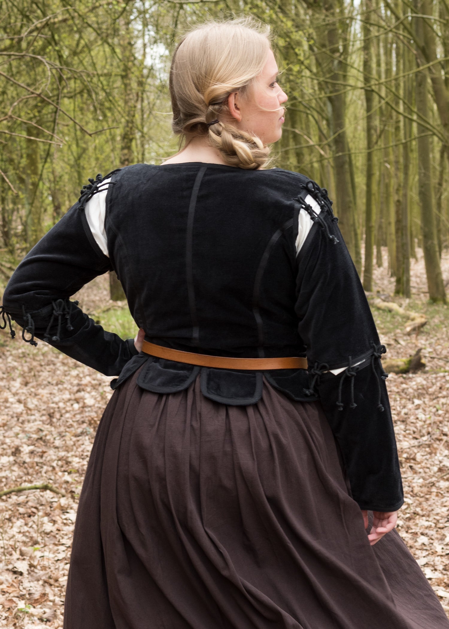 Imagen única de: Chaqueta Medieval Griselda De Terciopelo, Negra