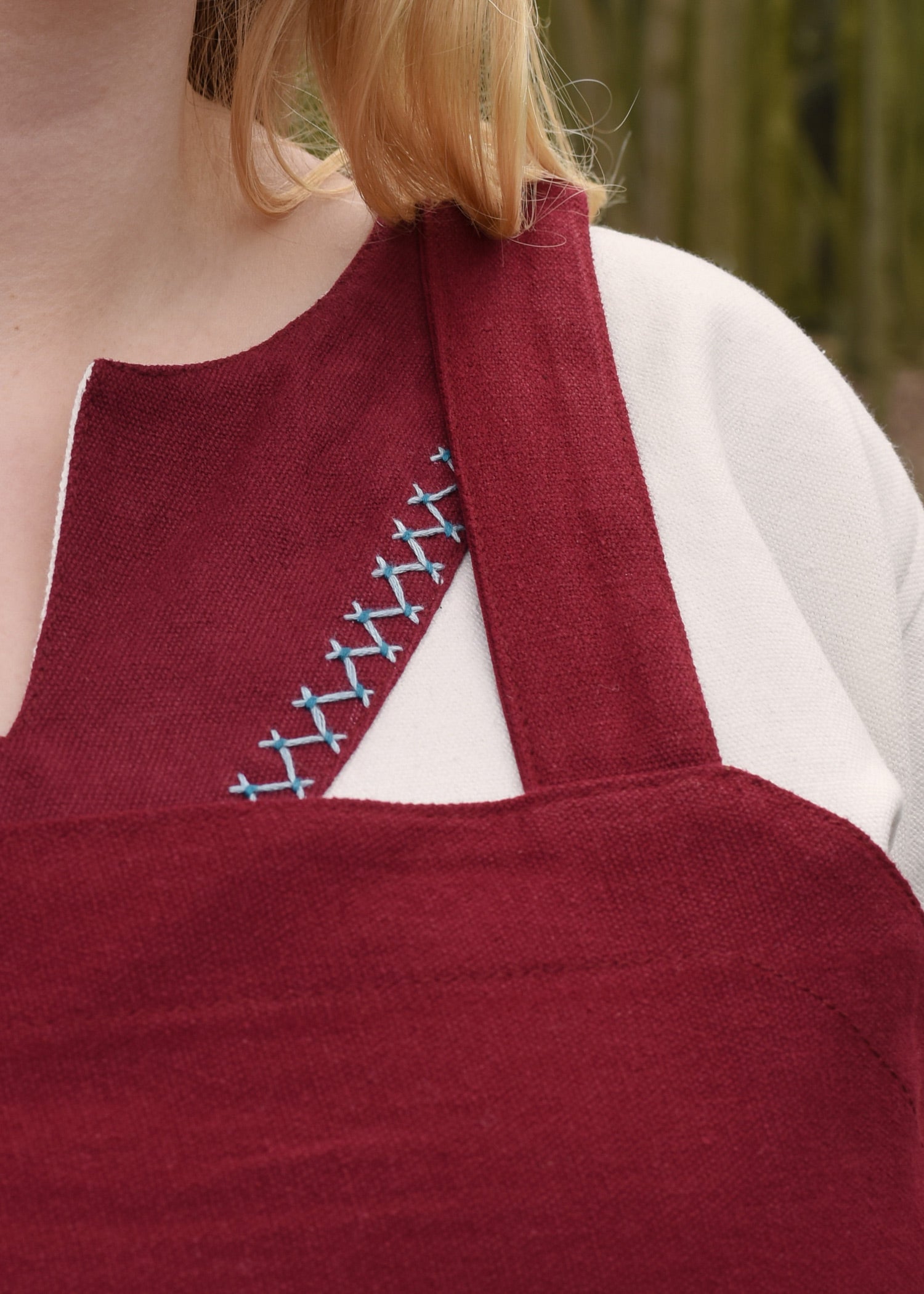 Imagen única de: Vestido Vikingo, Delantal Tinna, Rojo Vino