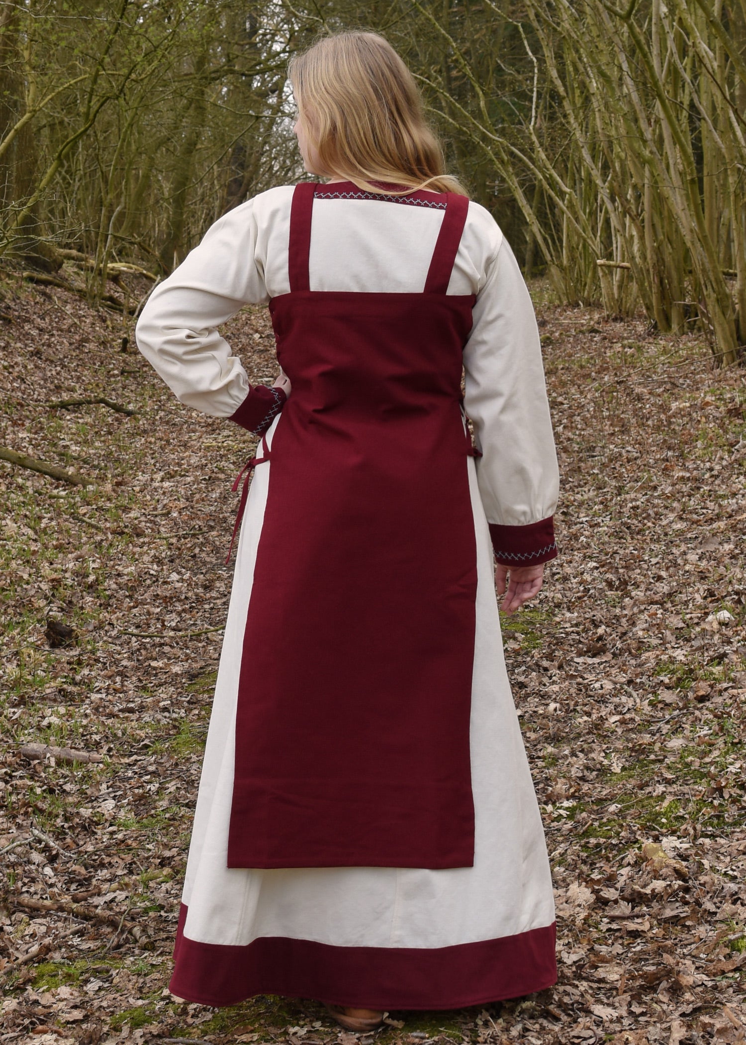 Imagen única de: Vestido Vikingo, Delantal Tinna, Rojo Vino