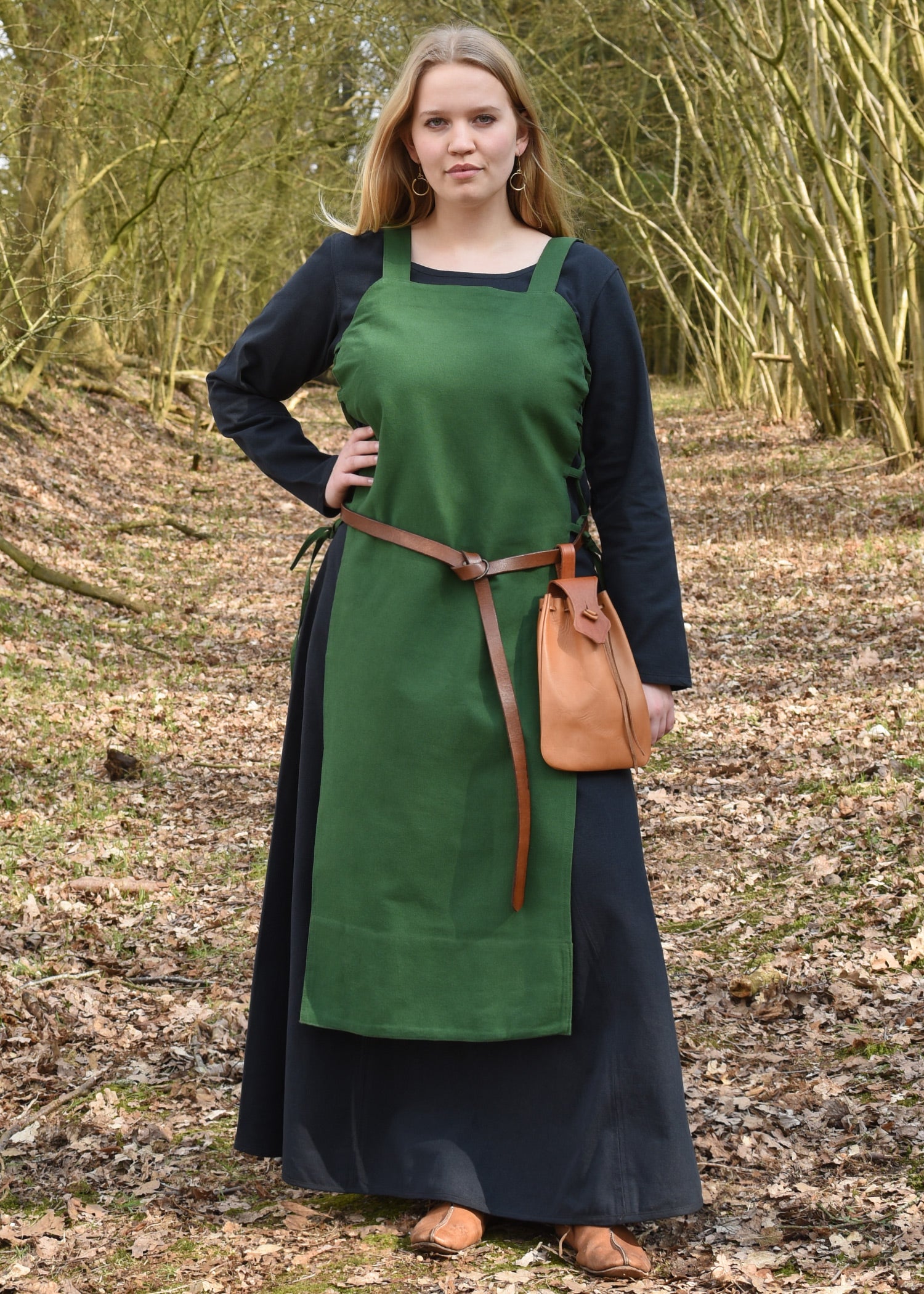 Imagen única de: Sobrevestido Vikingo, Vestido Tipo Pichi Tinna, Verde