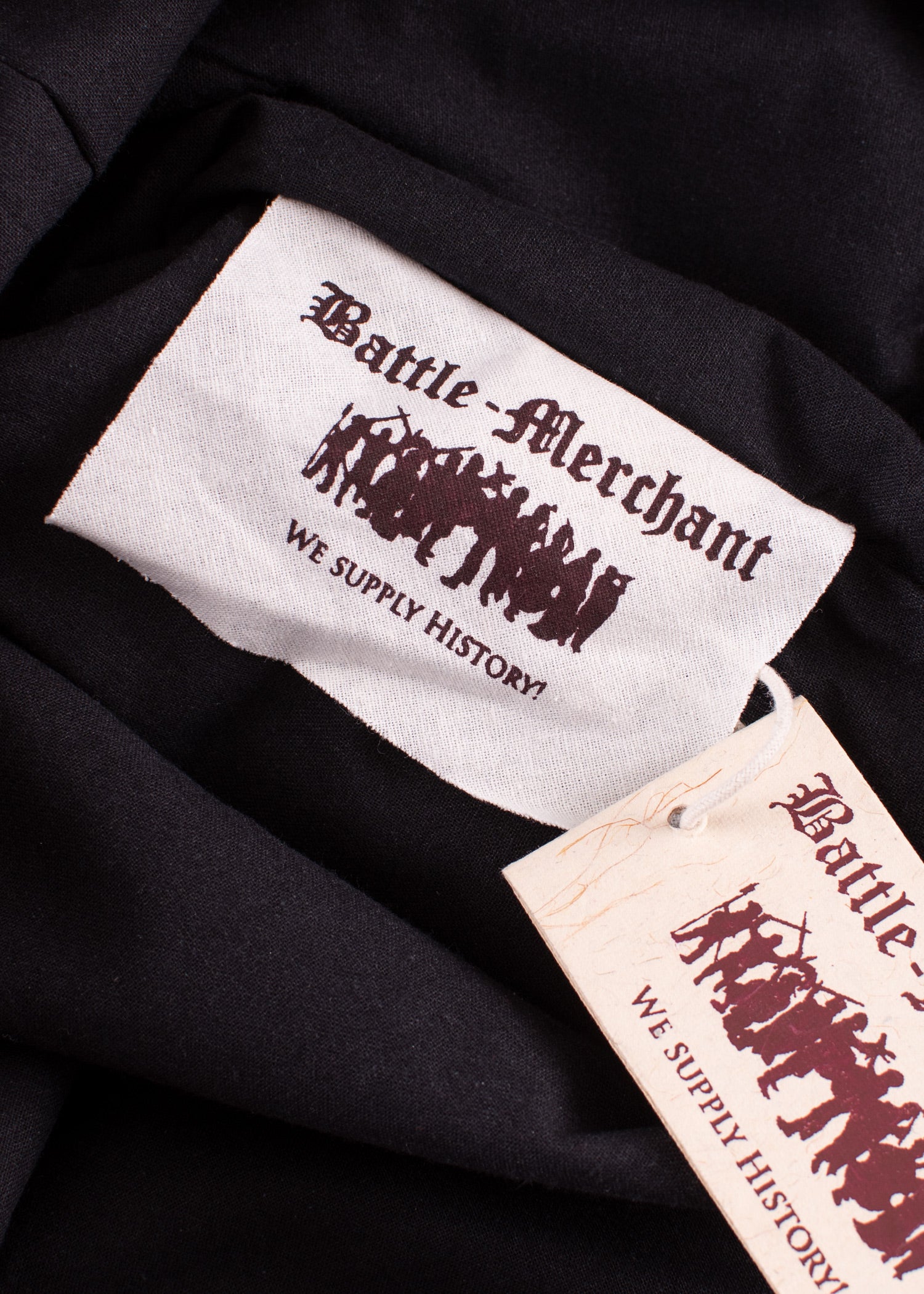 Imagen única de: Gugel Medieval De Terciopelo Mirella, Varios Colores