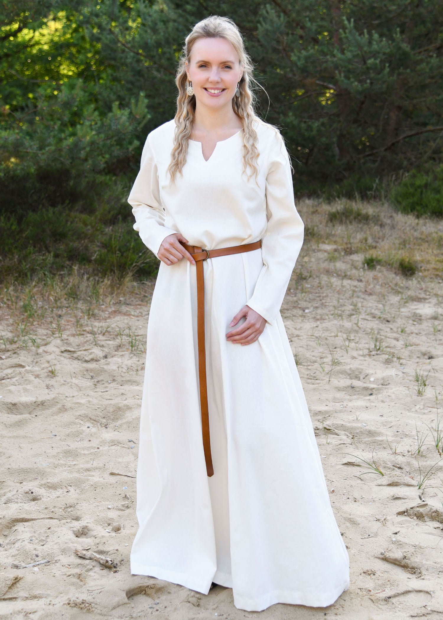 Imagen única de: Vestido Medieval Ligero Milla, Vestido Vikingo, Natural