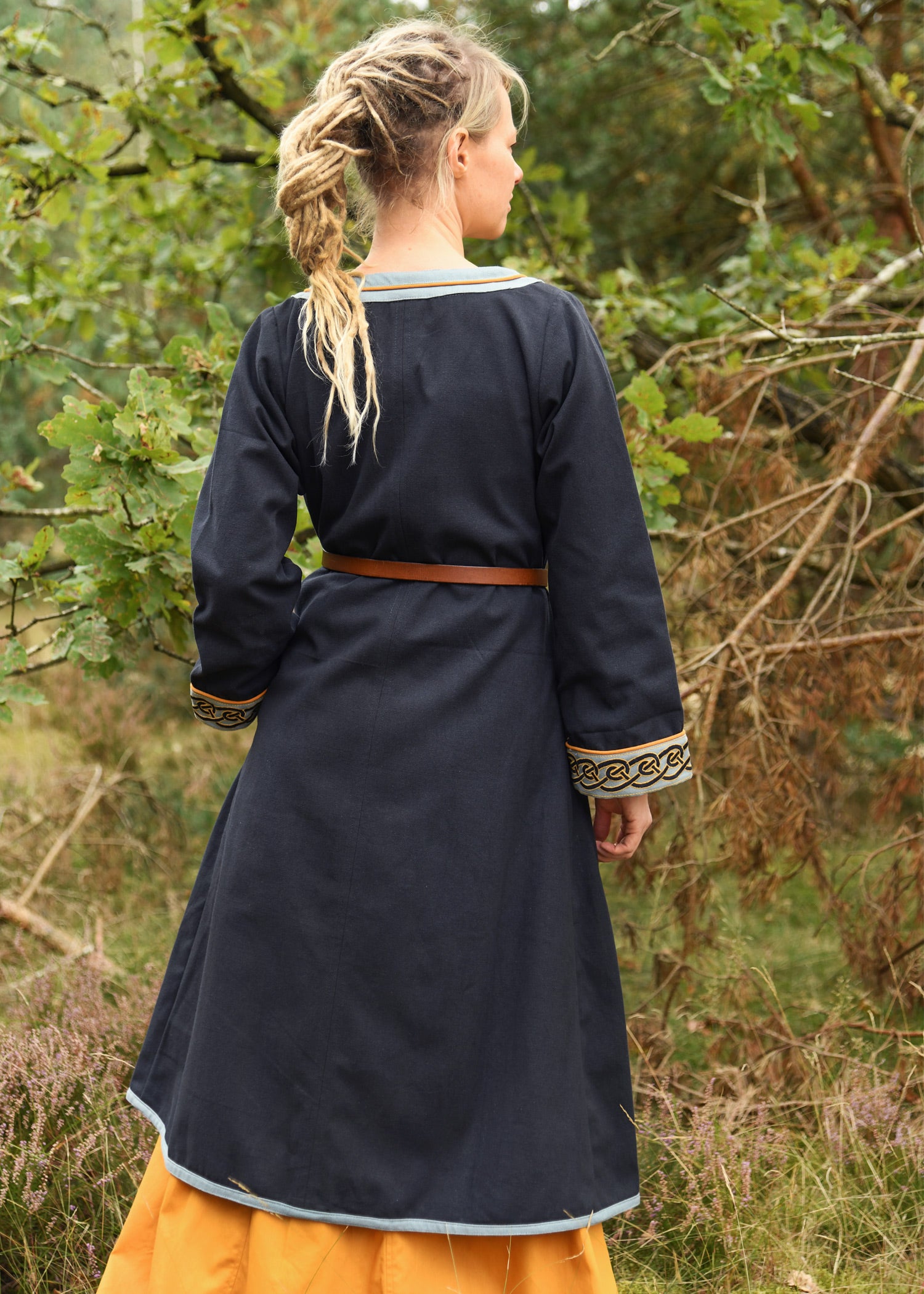 Imagen única de: Abrigo Vikingo Bordado Ella, Azul Oscuro