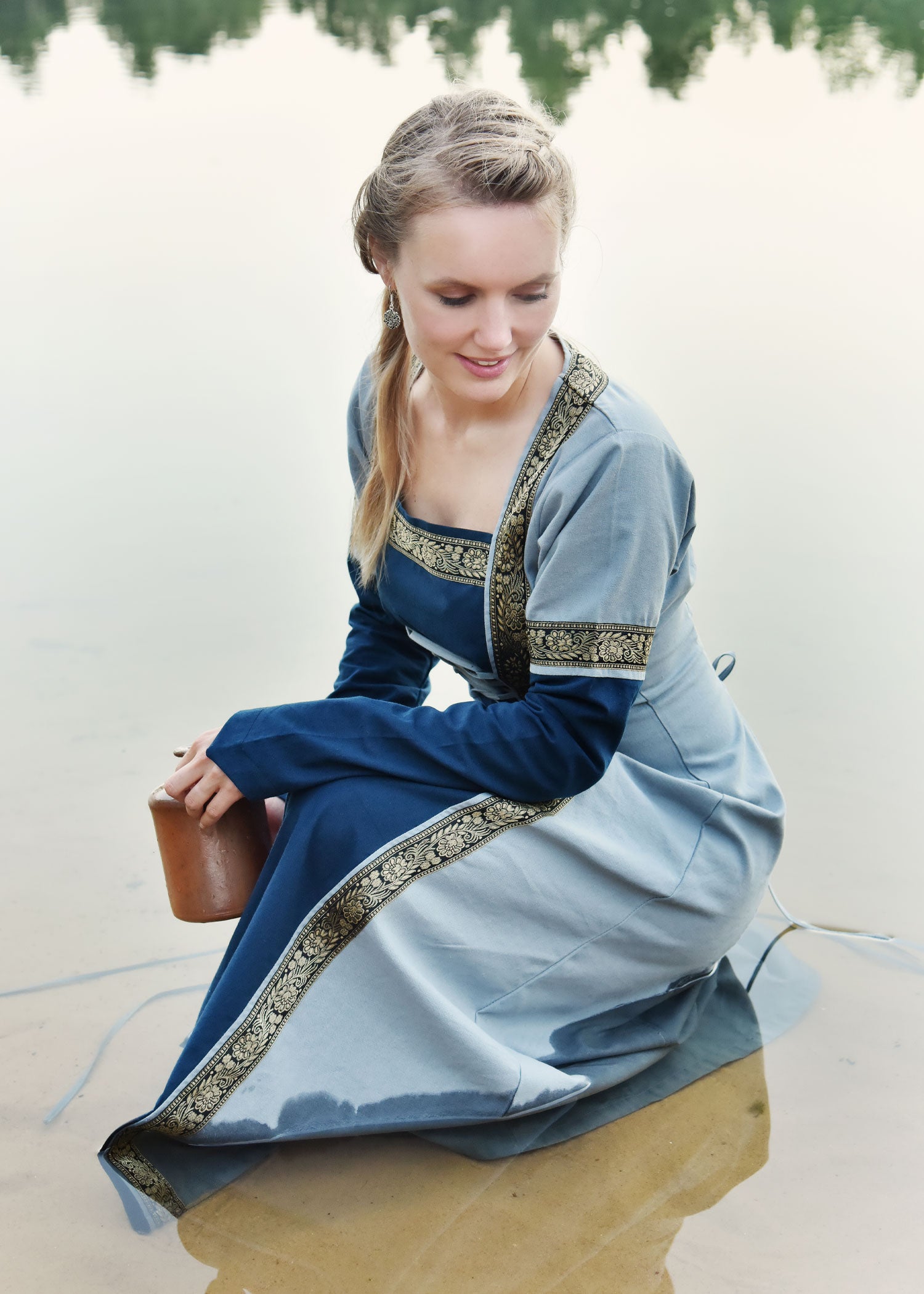 Imagen única de: Vestido Medieval Eleanor, Azul/azul-gris