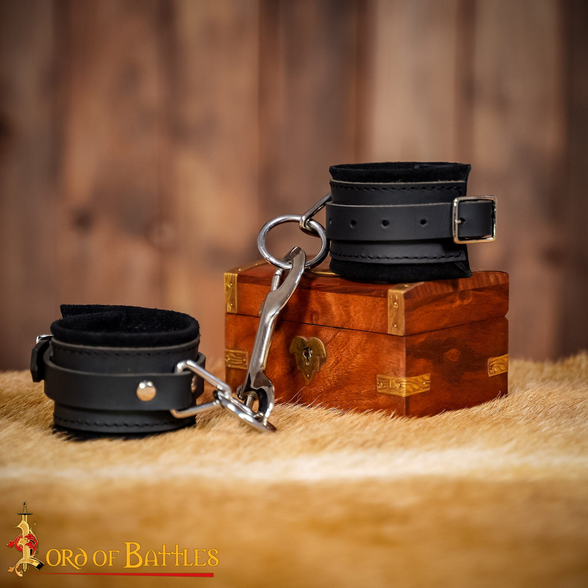 Imagen única de: Esposas de Cuero Auténtico con Mosquetones Metálicos