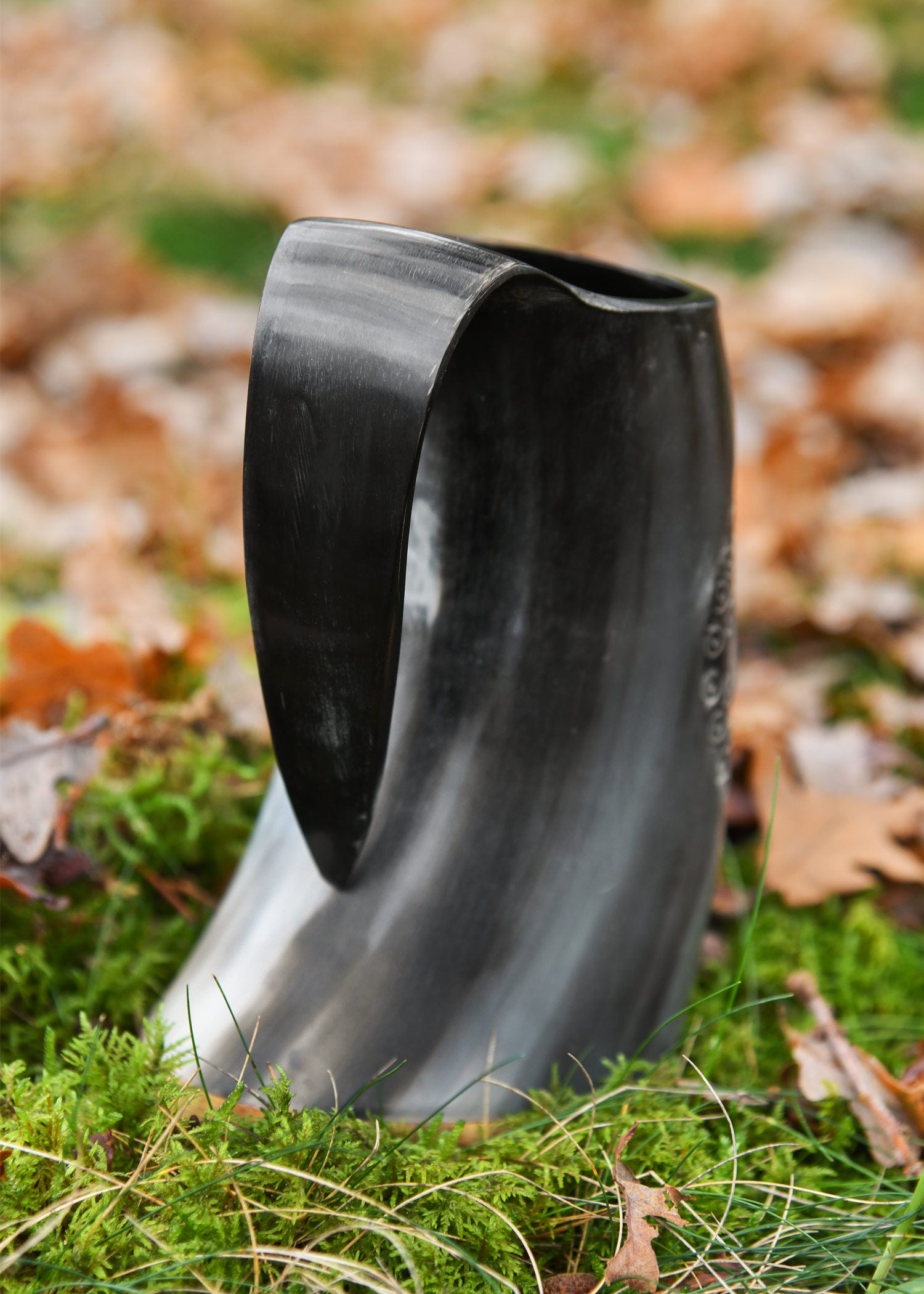 Imagen única de: Jarra De Cuerno Con Base De Madera Y Motivo Valknut N.º 2