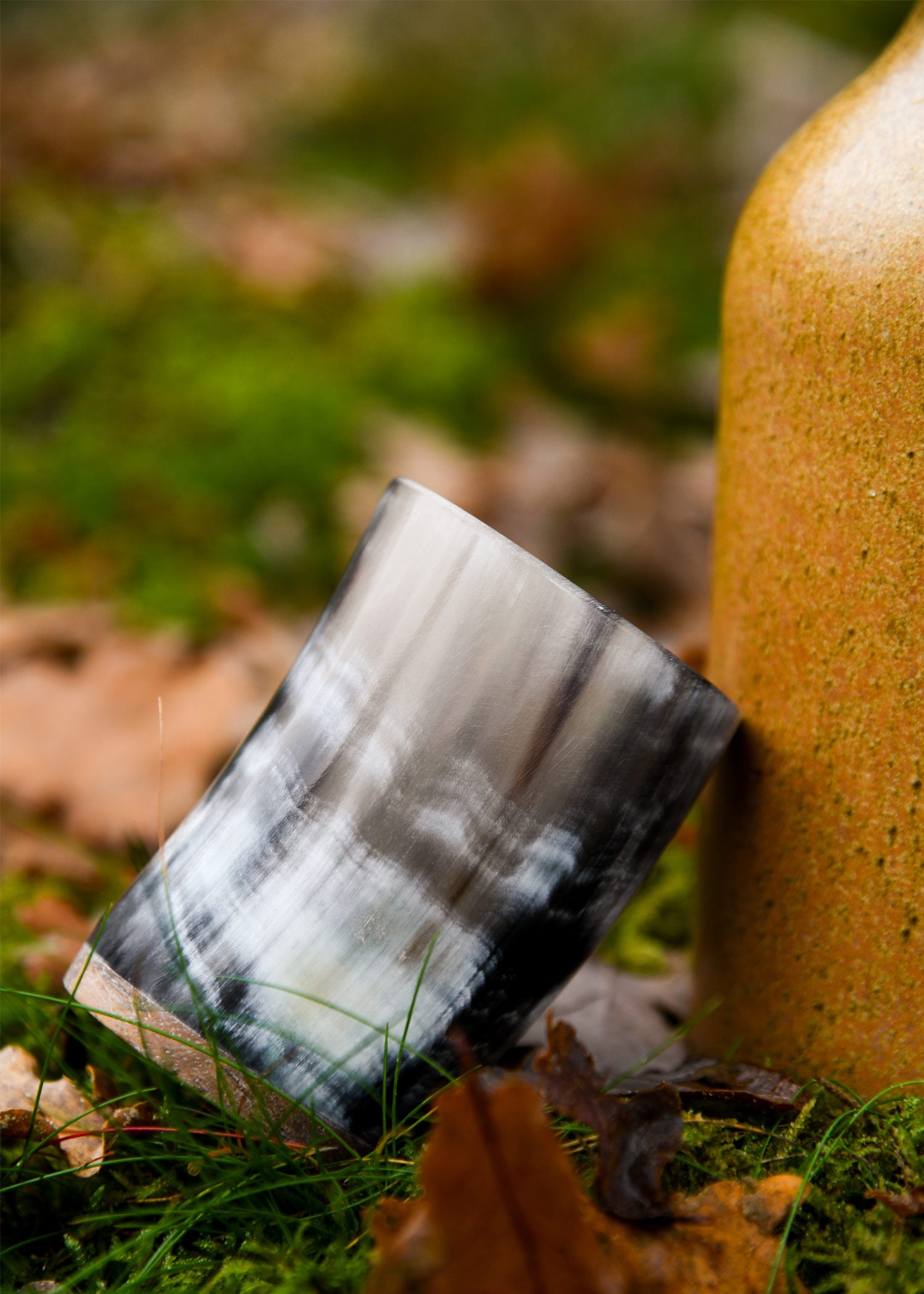 Imagen única de: Taza Pequeña De Cuerno Con Base De Madera, Sin Asa