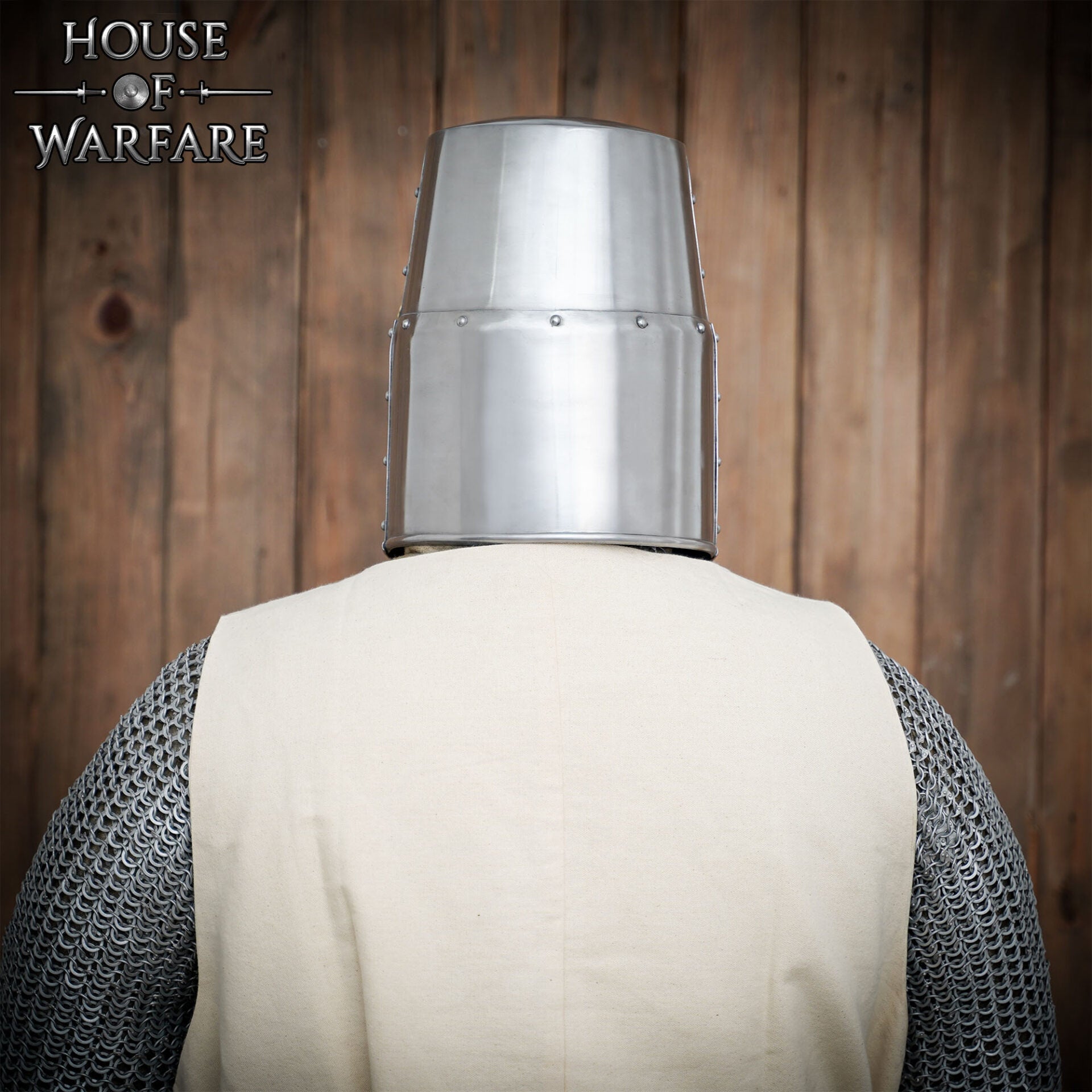 Imagen única de: Gran Casco Cruzado de Latón del Siglo Xii - Acero Pulido de Calibre 18 con Cruz de Latón