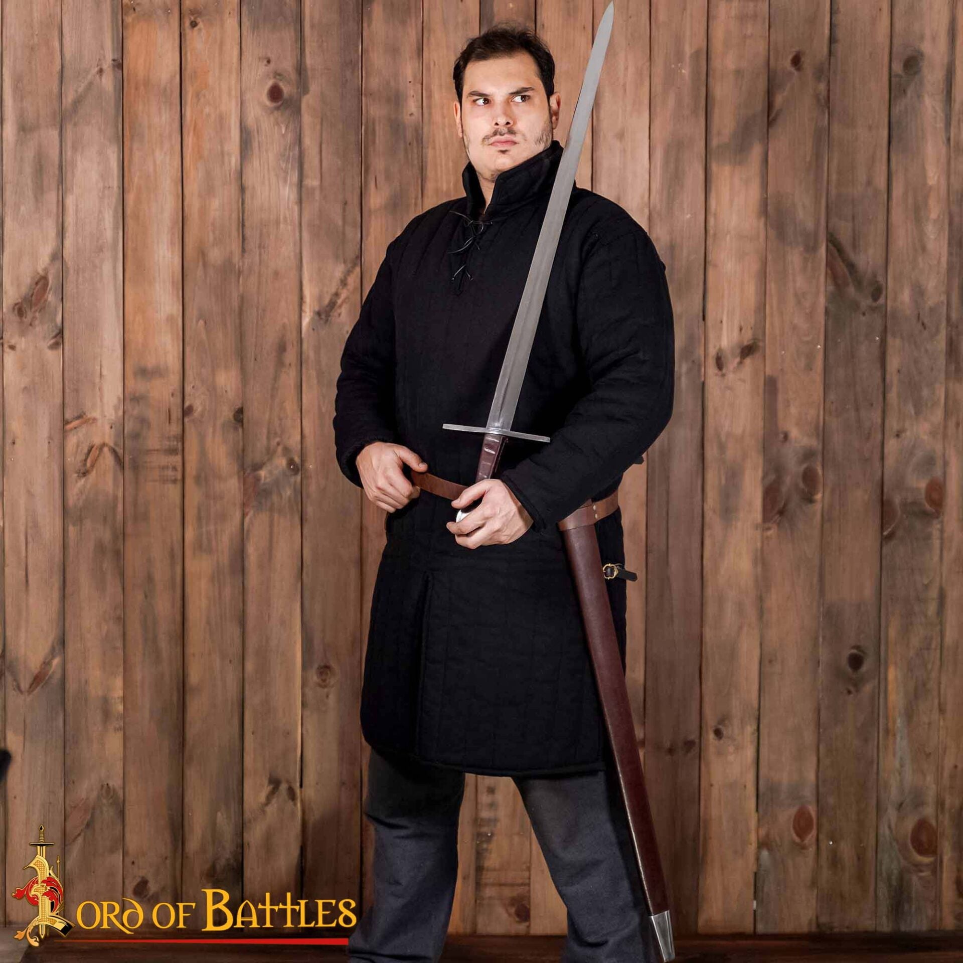 Imagen única de: Espada Medieval Normanda Forjada a Mano Tradicionalmente con Pomo de Rueda - Hoja Funcional con Vaina de Cuero