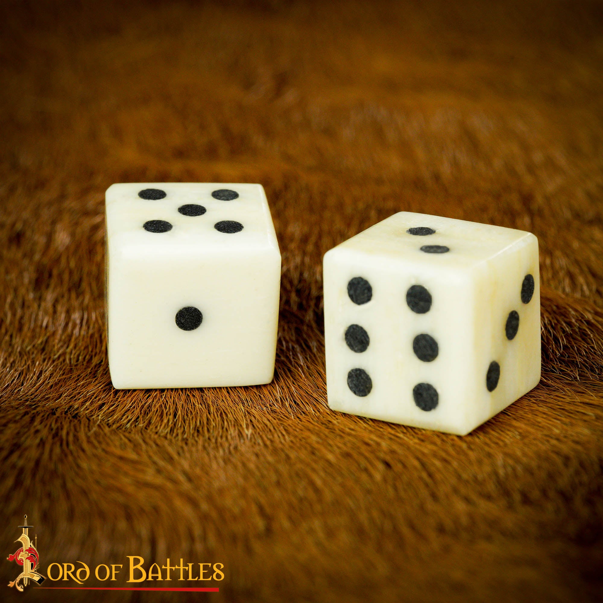 Imagen única de: Dados Medievales de Hueso - Juego Artesanal de 6 (hueso de Buey, 1,2 Cm)