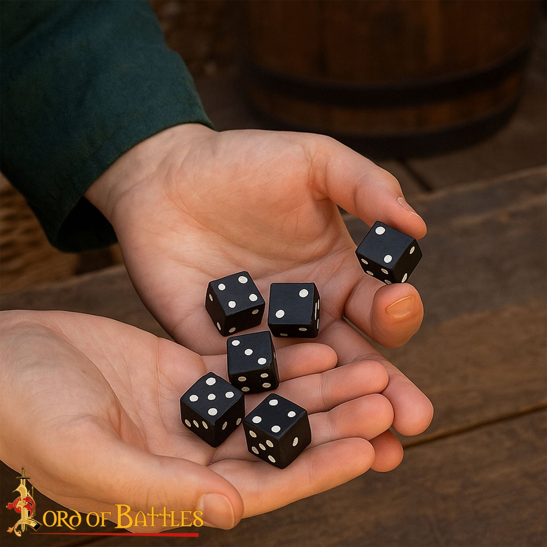 Imagen única de: Juego de Dados Artesanales de Cuerno de Búfalo - 6 Piezas | Dados Naturales para Juegos de Rol de Mesa, Coleccionismo y Juegos Históricos