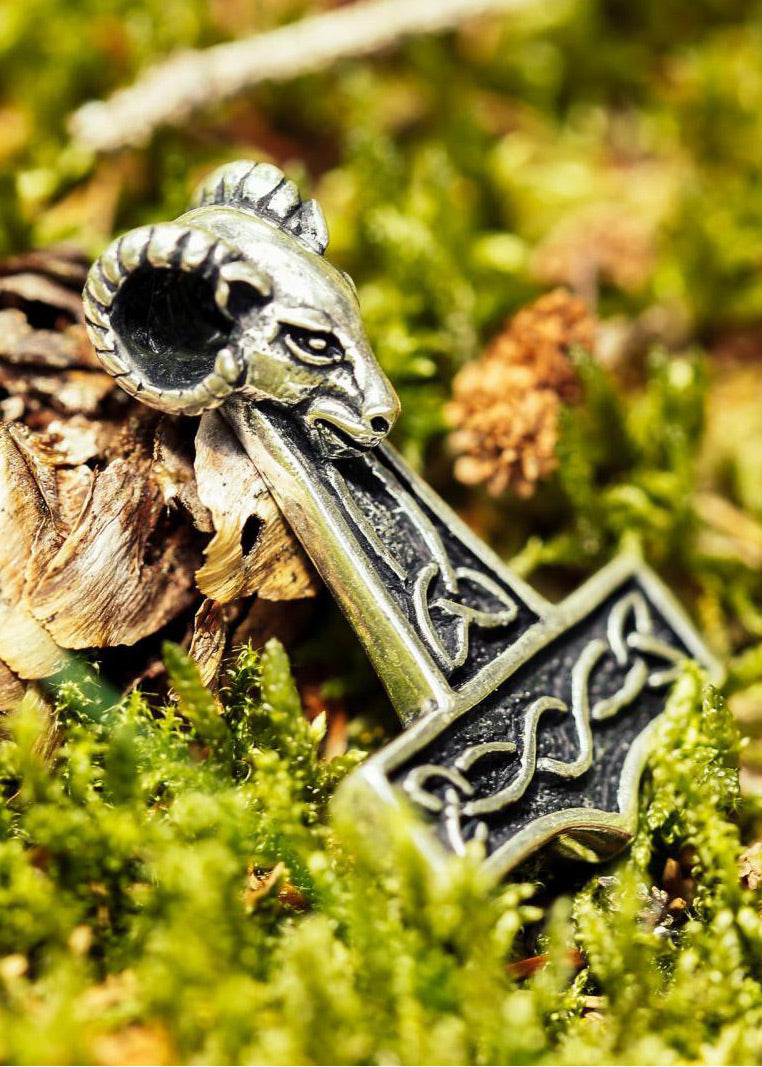 Imagen única de: Martillo De Thor Grande Con Cabeza De Carnero, Plateado