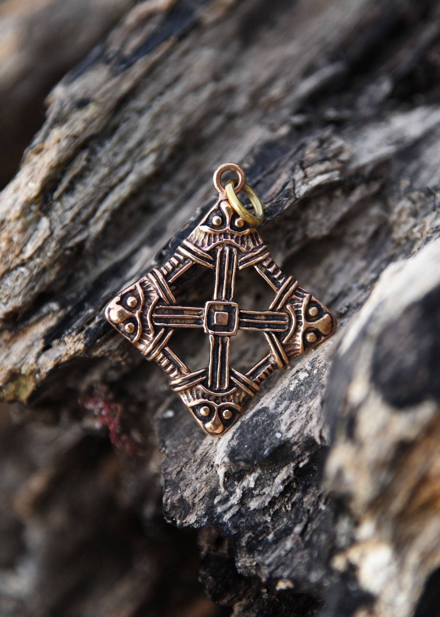 Imagen única de: Colgante De Bronce, Cruz Vikinga