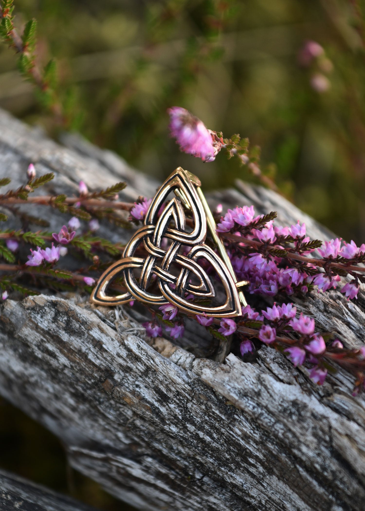 Imagen única de: Broche De Bronce, Trinidad Celta