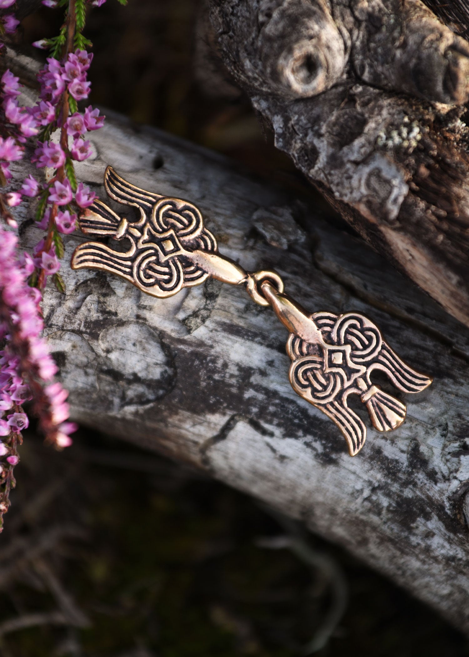 Imagen única de: Broche De Túnica De Bronce, Hugin & Munin