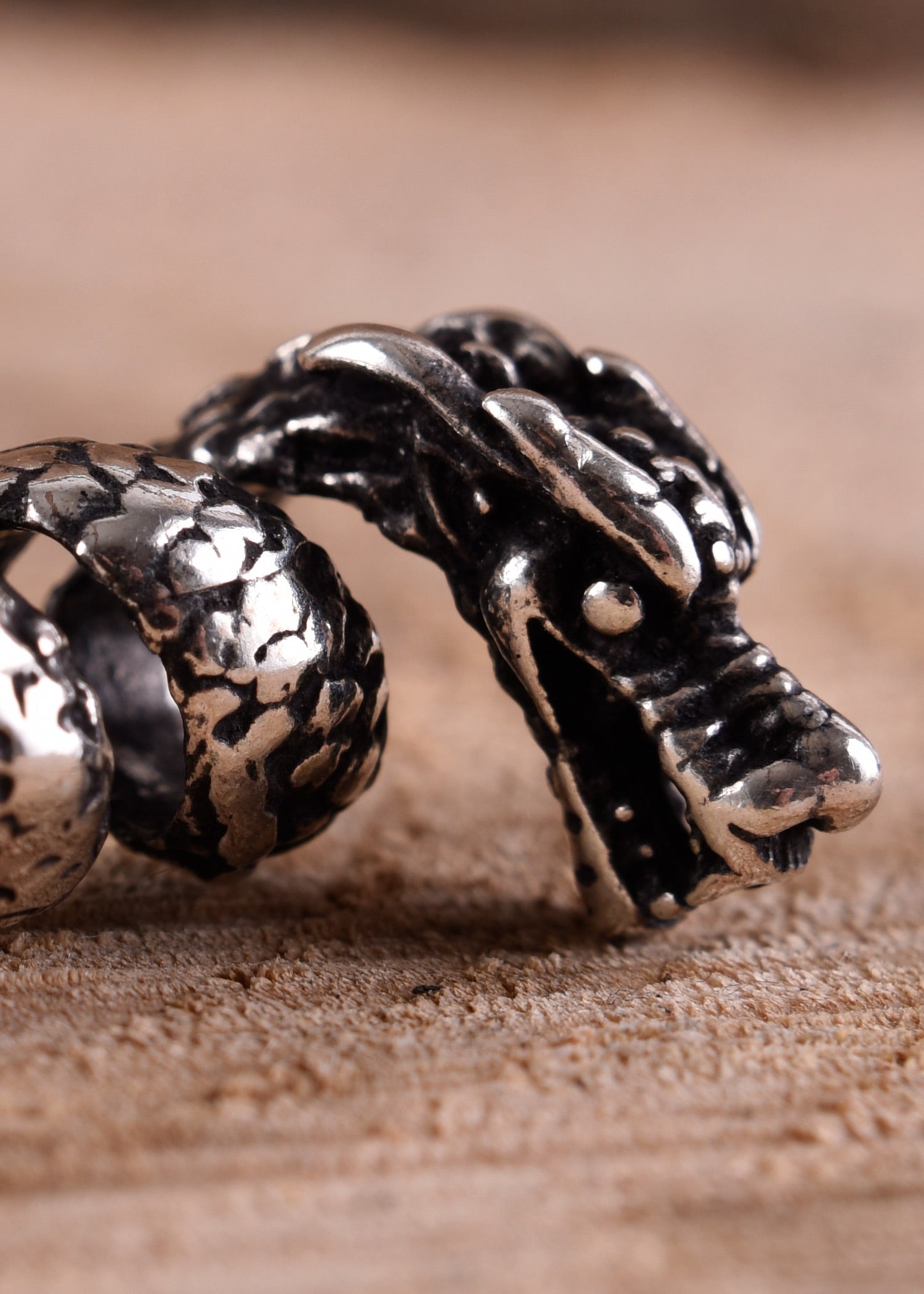 Imagen única de: Joyería De Barba Vikinga / Cuenta De Barba, Dragón De Plata