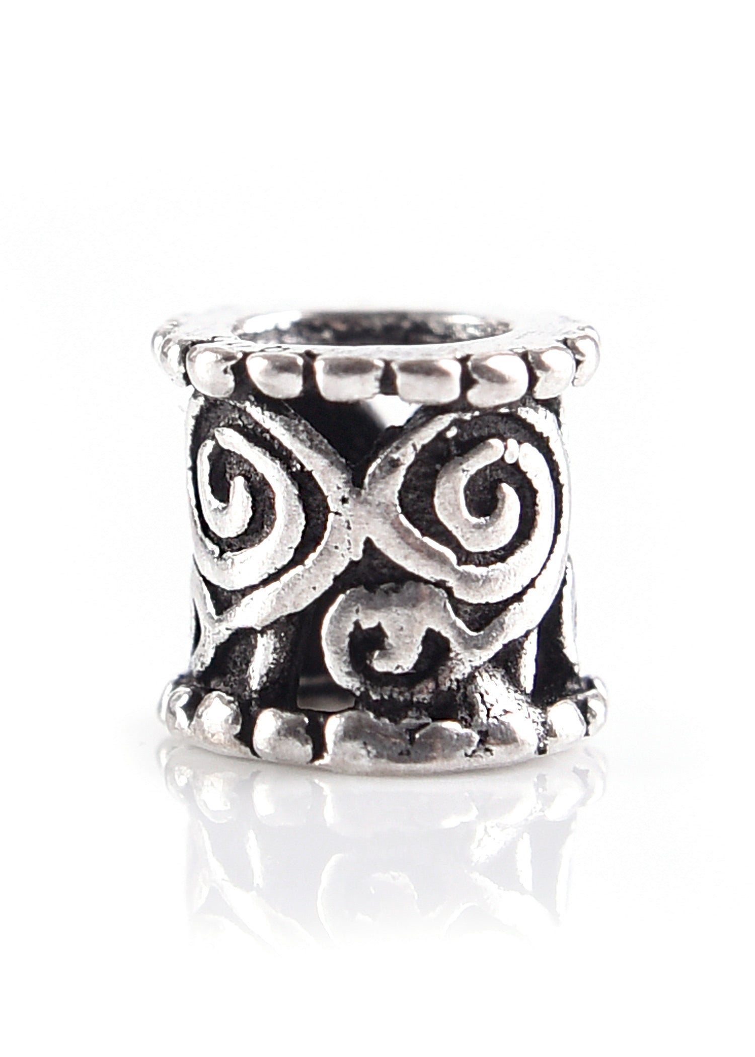 Imagen única de: Joyas Medievales Para El Cabello Y Cuentas Para Barba De Plata.