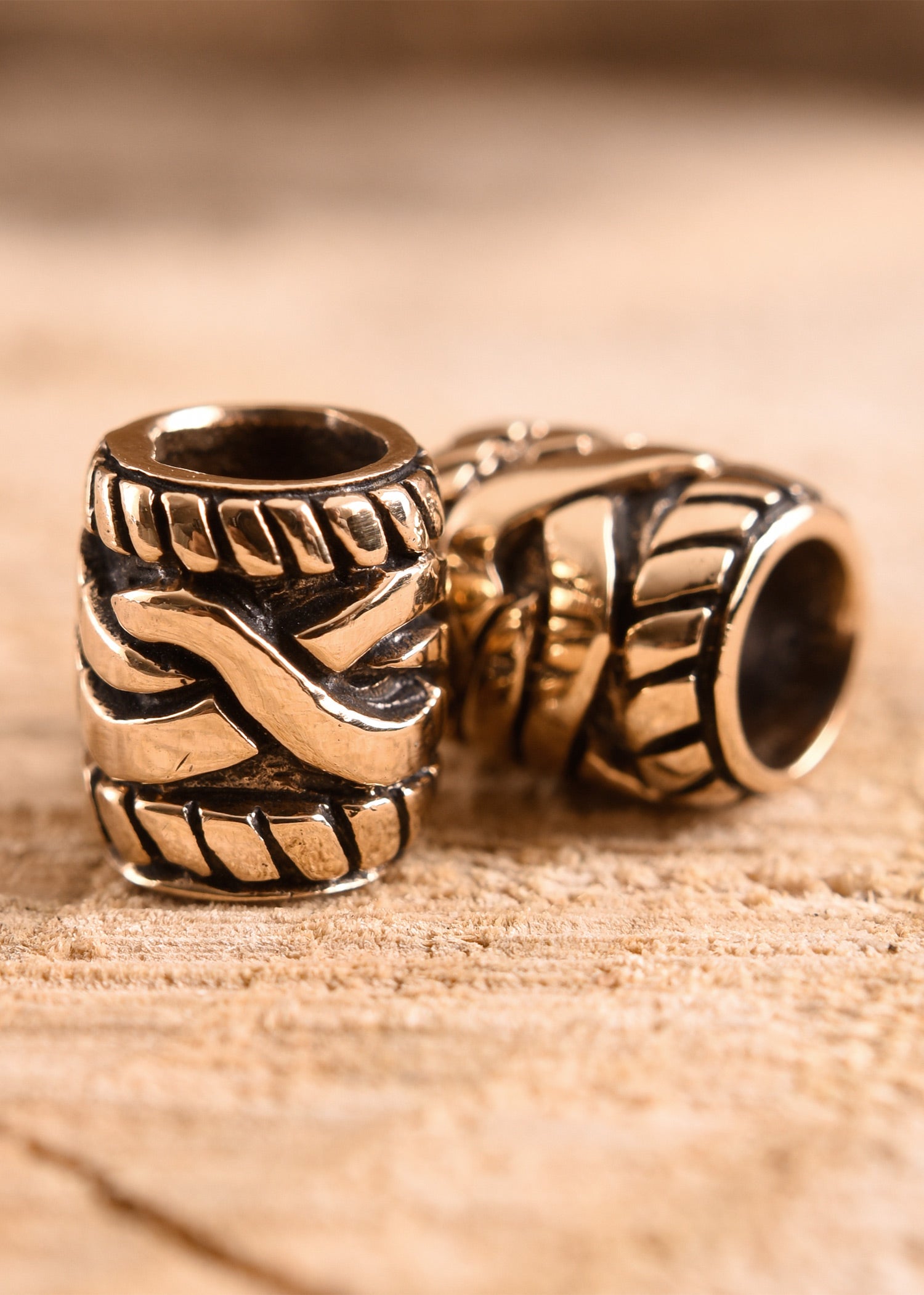 Imagen única de: Cuenta Para Barba Y Cuenta Para Rizos Con Motivo Celta De Bronce