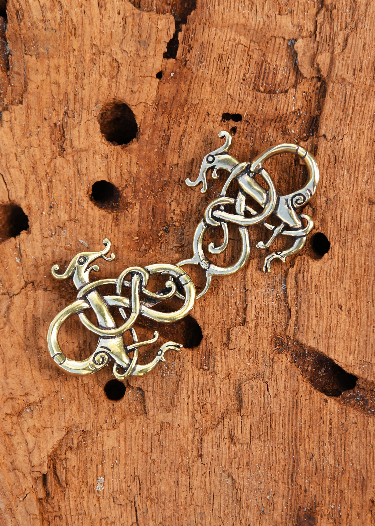 Imagen única de: Broche De Túnica Vikinga Dos Dragones De Bronce