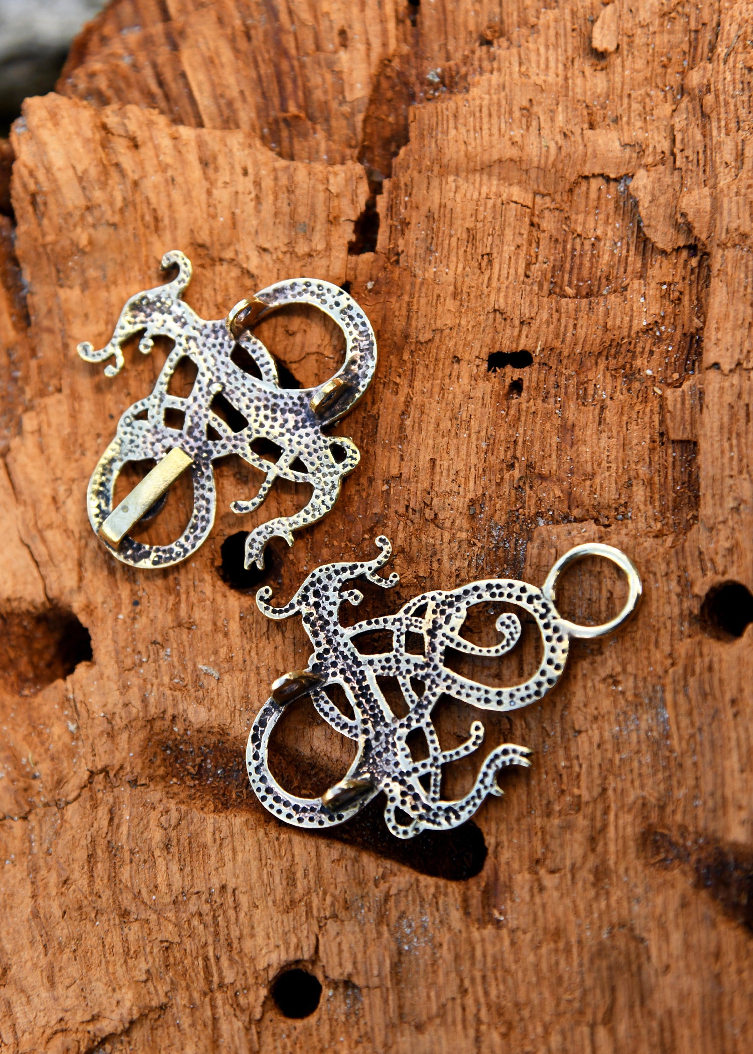 Imagen única de: Broche De Túnica Vikinga Dos Dragones De Bronce