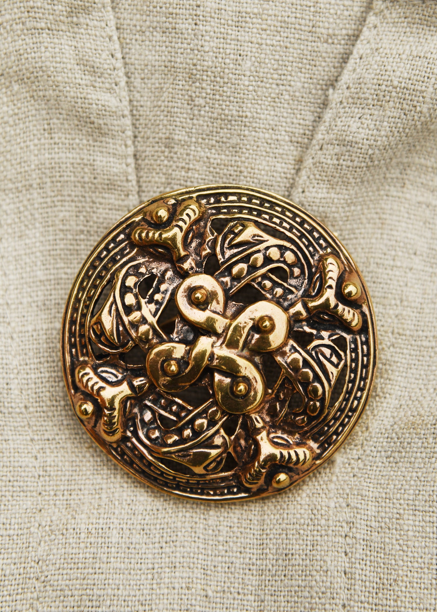 Imagen única de: Broche Vikingo Cuatro Elementos Elaborado En Bronce