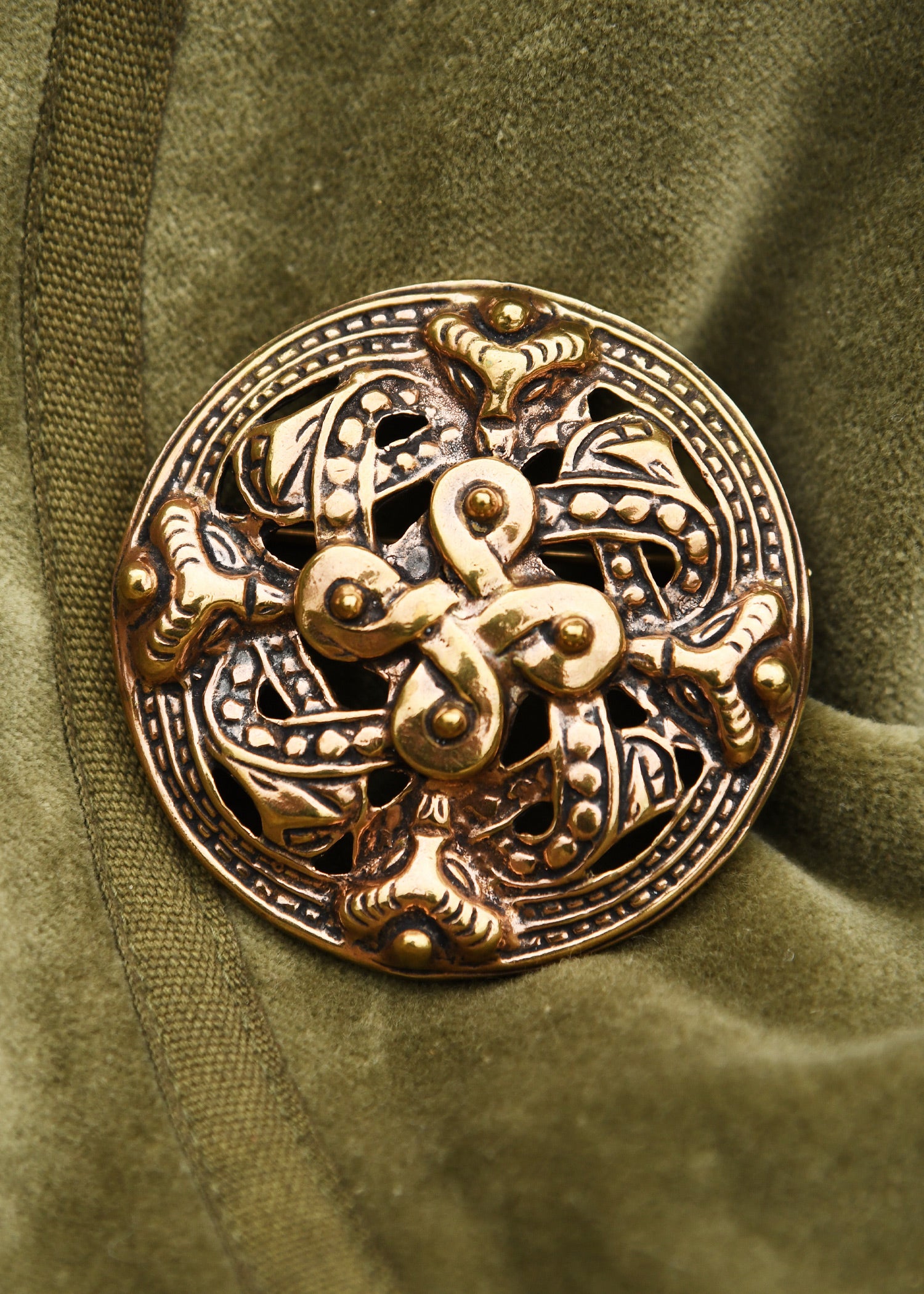 Imagen única de: Broche Vikingo Cuatro Elementos Elaborado En Bronce